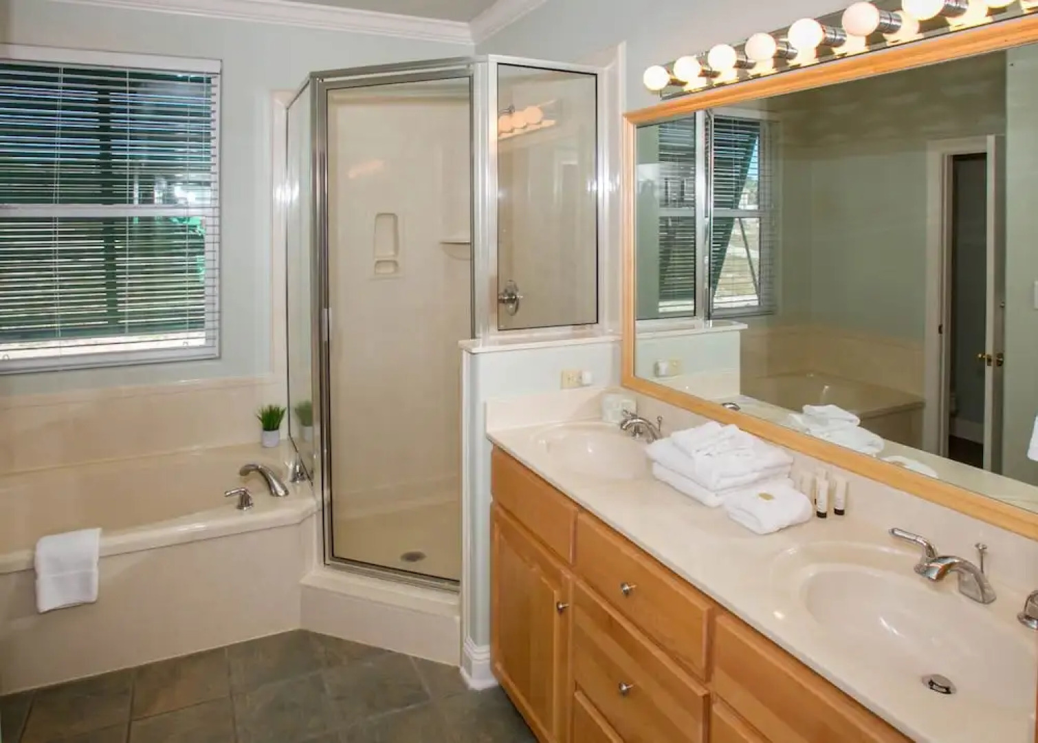 Serenity on the Shore 5 Bedrooms 4.5 Bathrooms Home