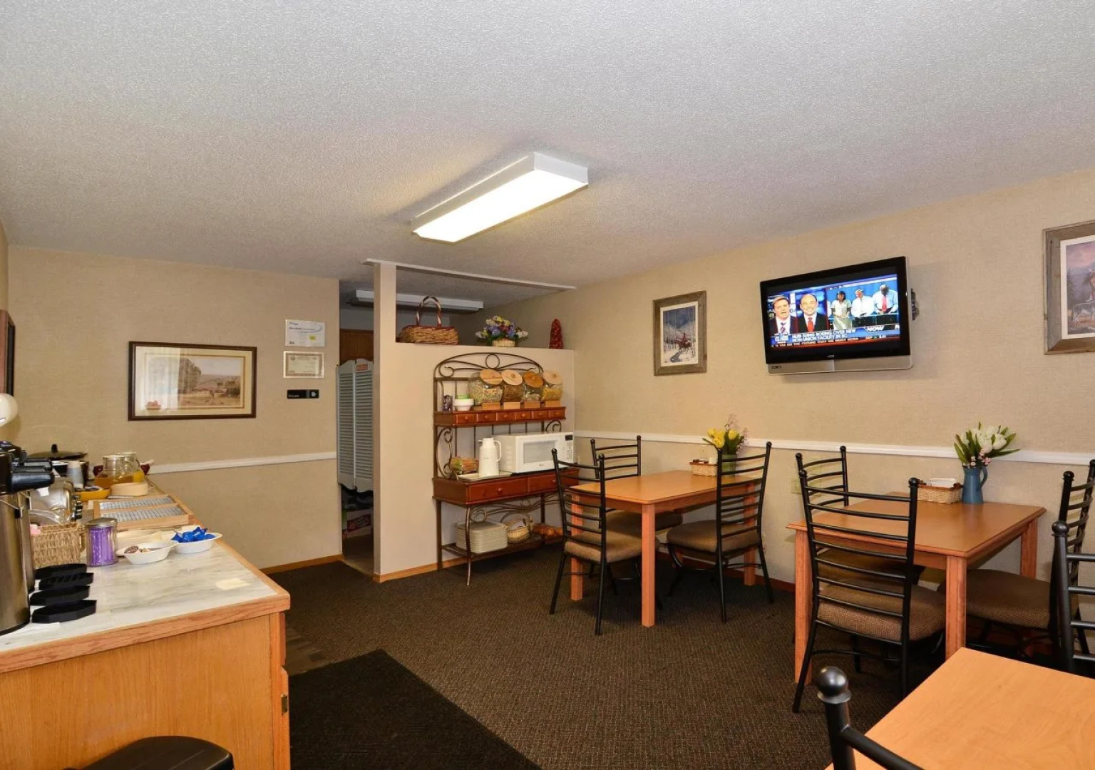 UBar Inn & Suites