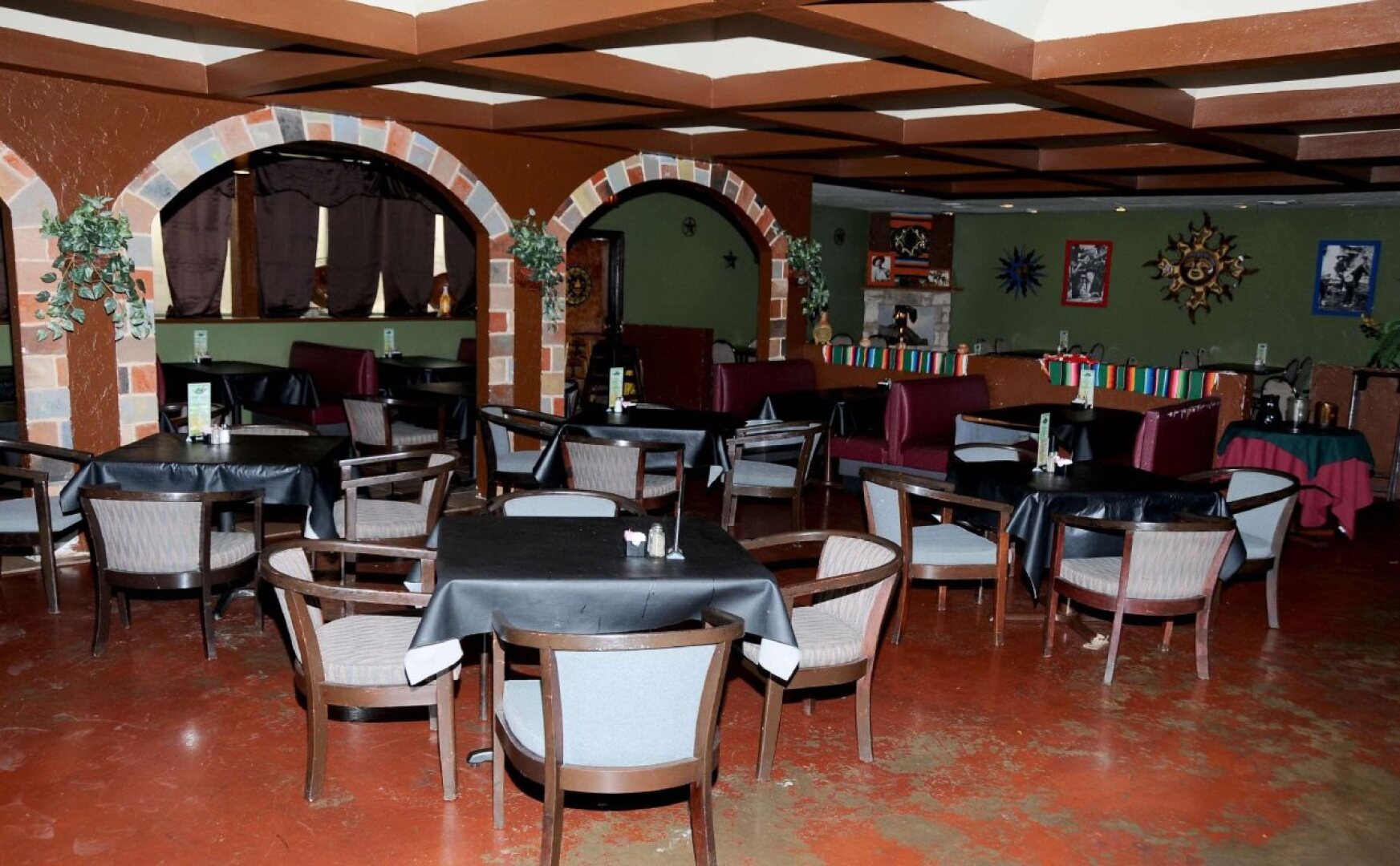 Economy Inn & Suites