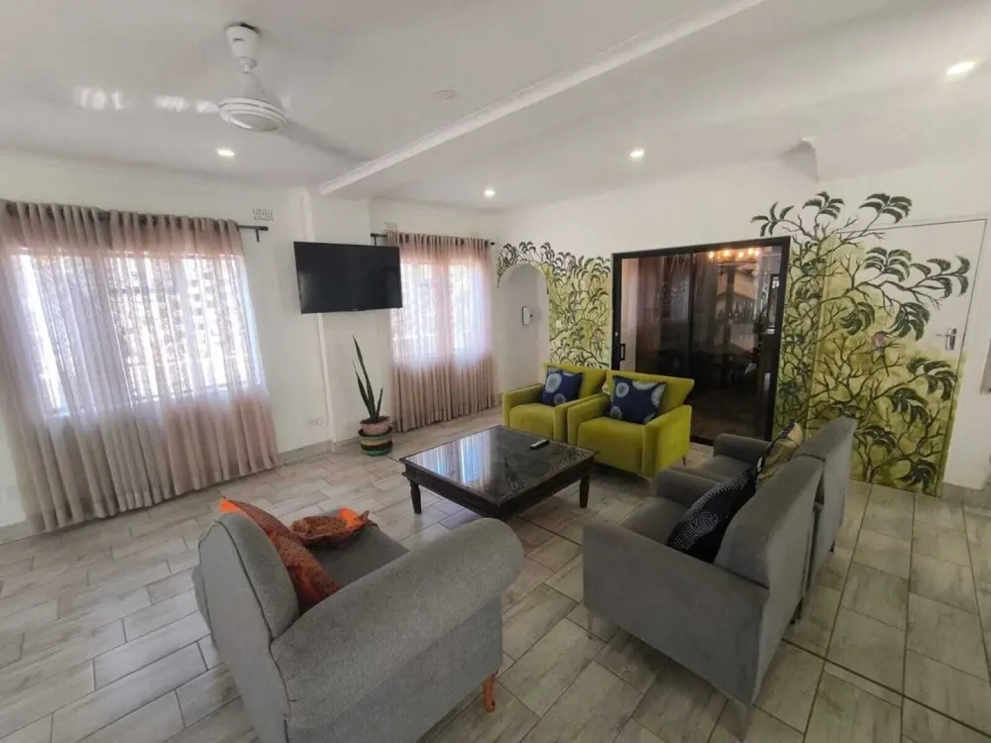 Room in Lodge - Zambezi Boutique Lodge, 2 Suites ask for our Free Savannah Adventures 4x4 Safari