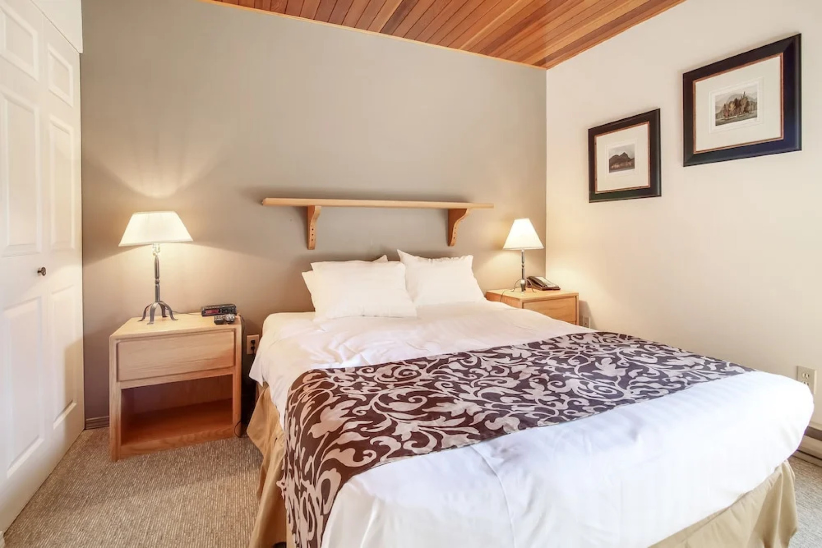 Whiski Jack Creekside