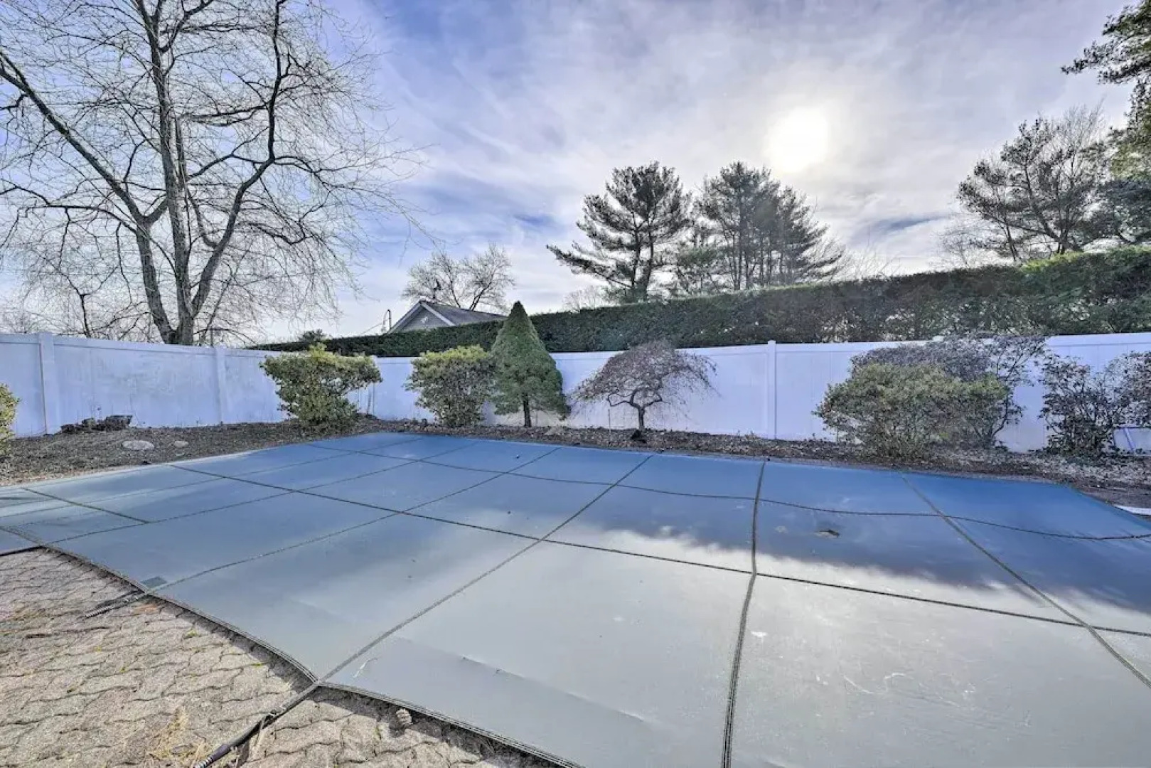 Quiet Commack Cottage w/ Pool, 8 Mi to Beach!