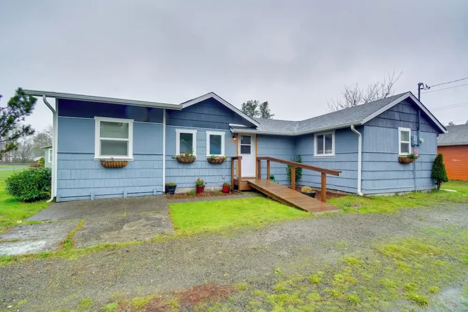 Ocean-themed Westport Home: Bike to Ocean!
