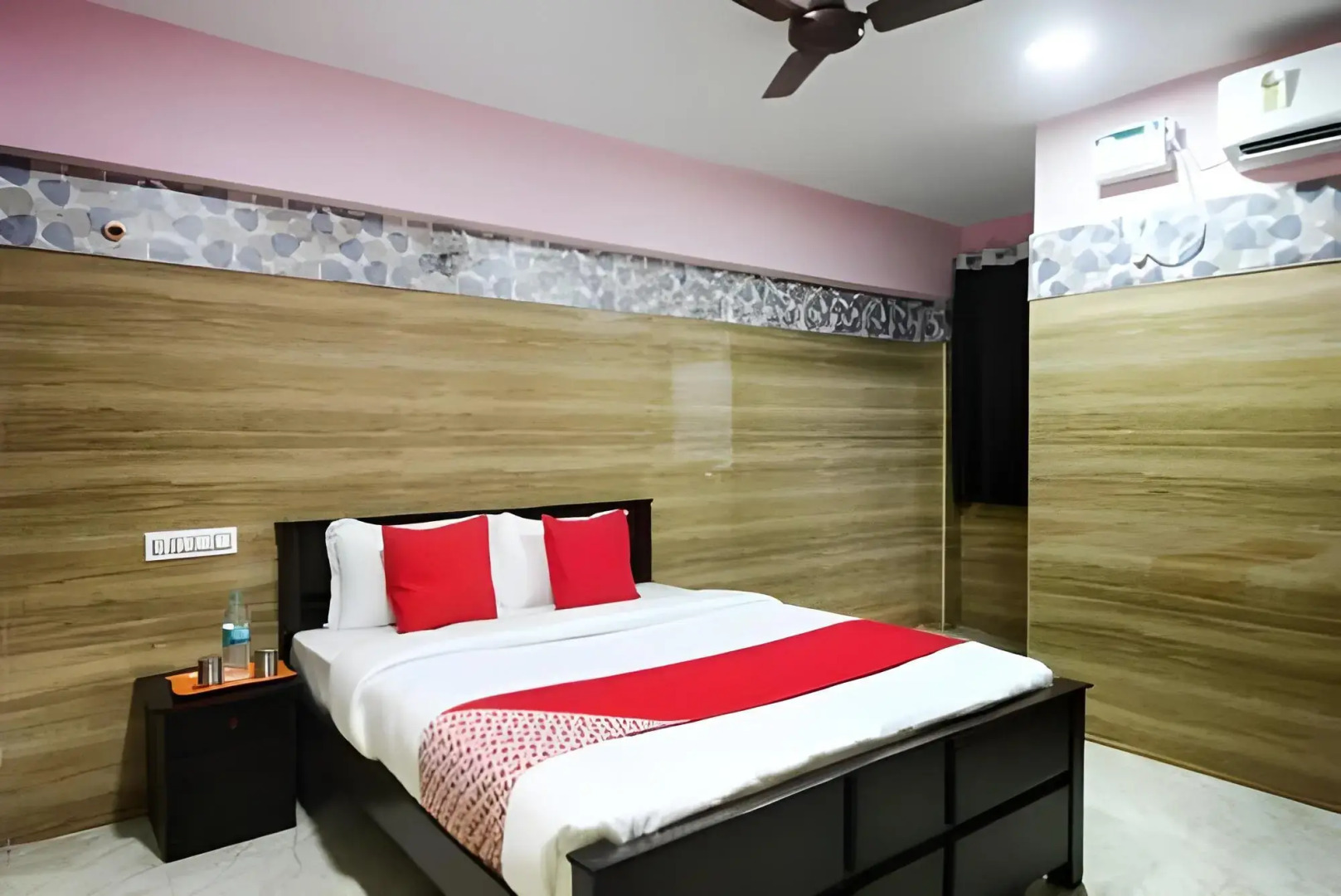 Hotel Adhi Residency - Cleanliness & Friendliness Room VL Vardharaja Temple
