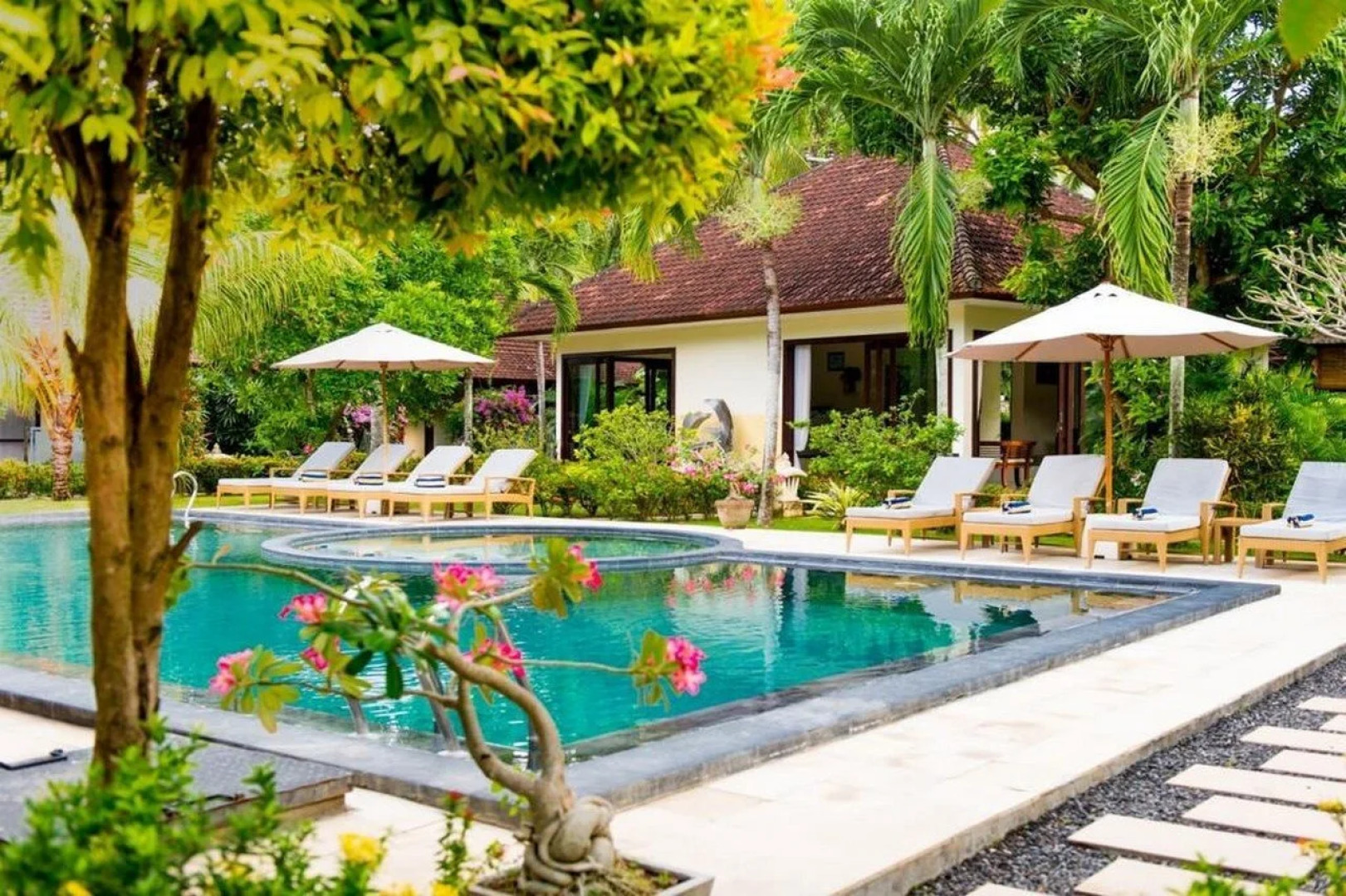 Rossa Garden Hotel