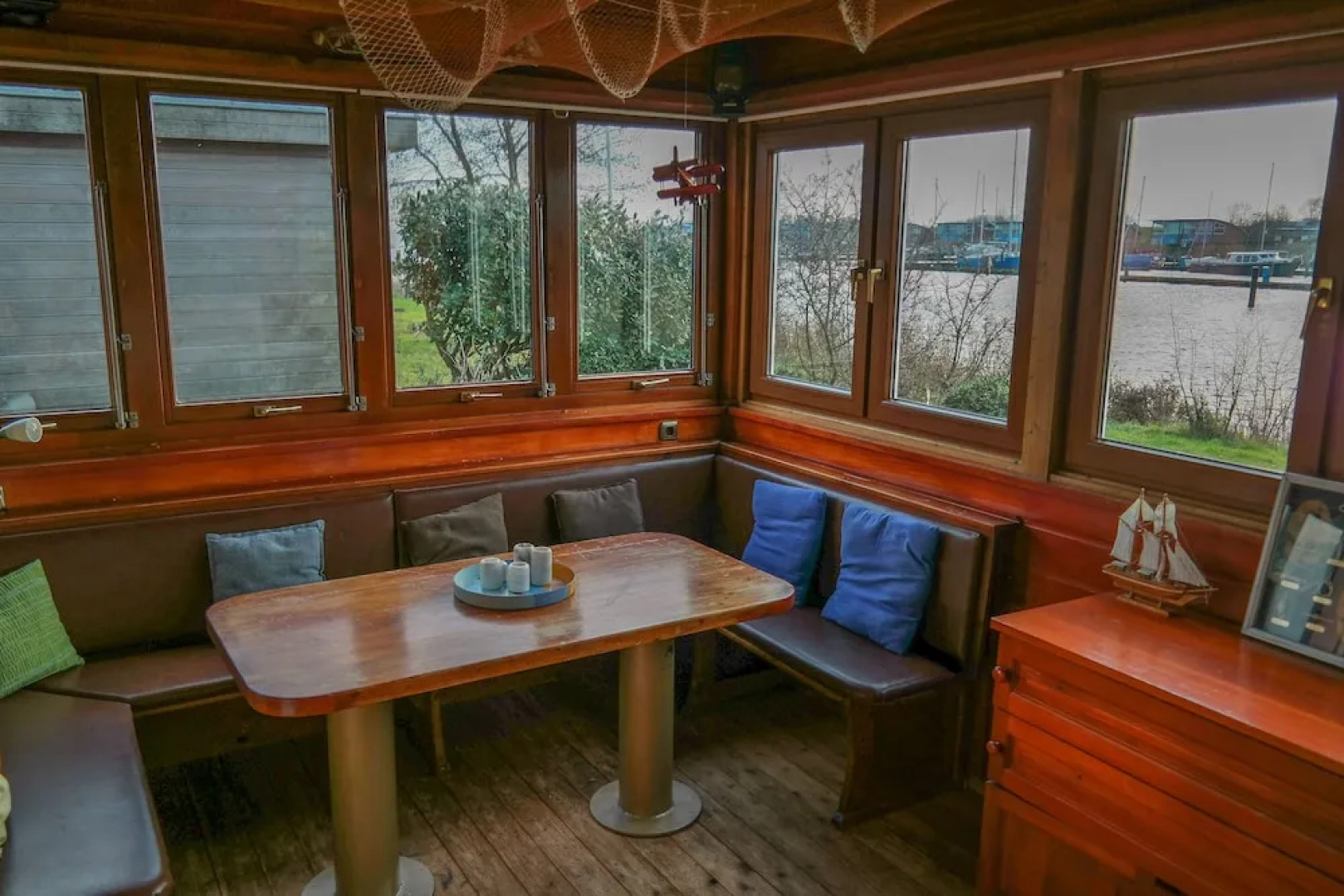 8 Pers Large Seaside Home in Front of the Lauwersmeer