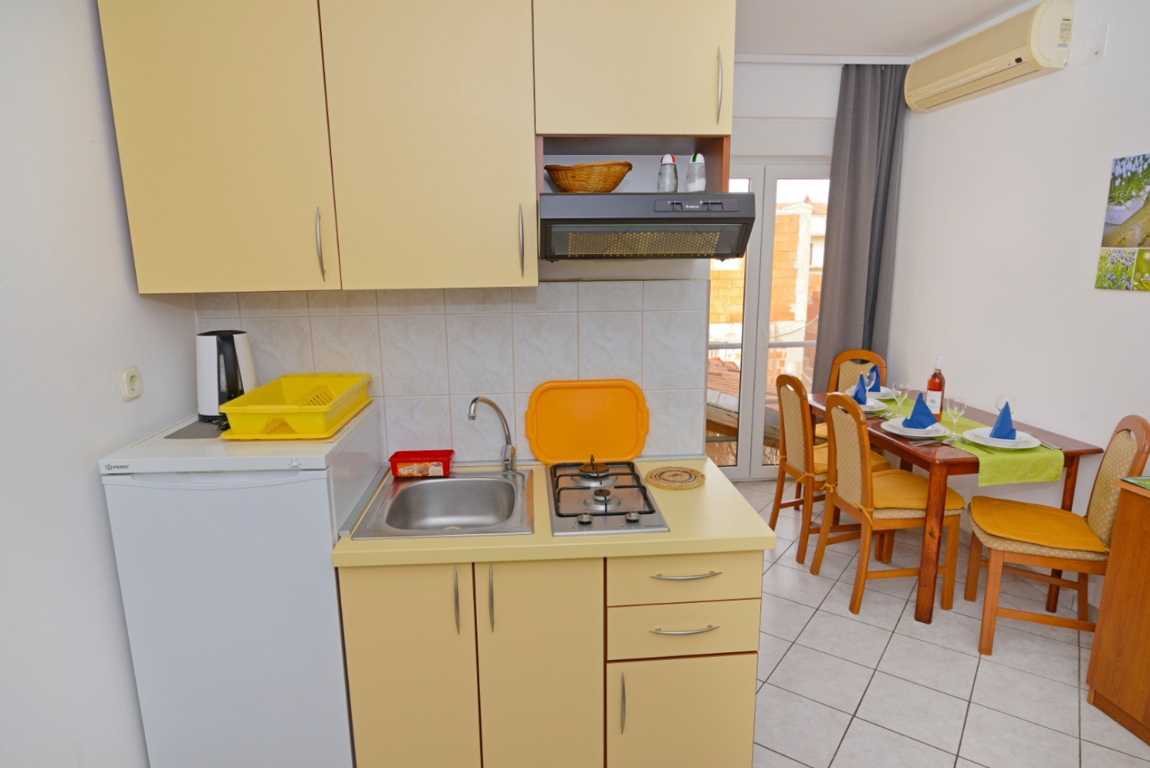 Apartment Zora - garden terrace and grill A4 Pirovac, Riviera Sibenik