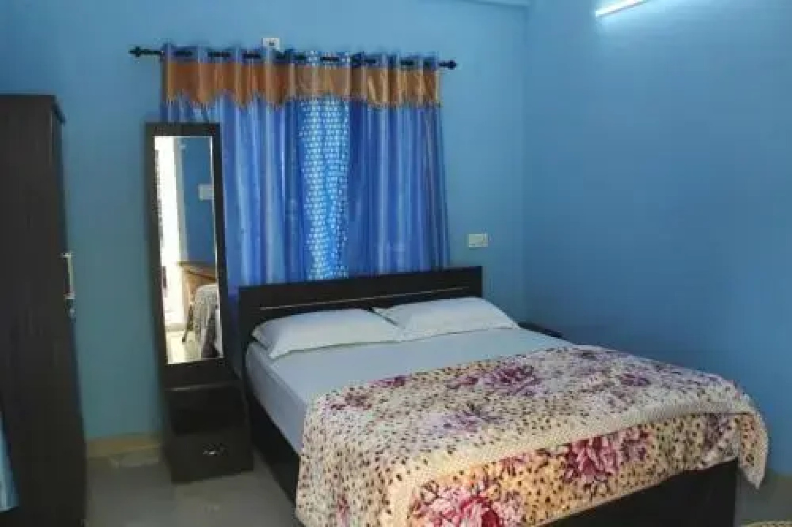 Aathishaya Holiday Inn