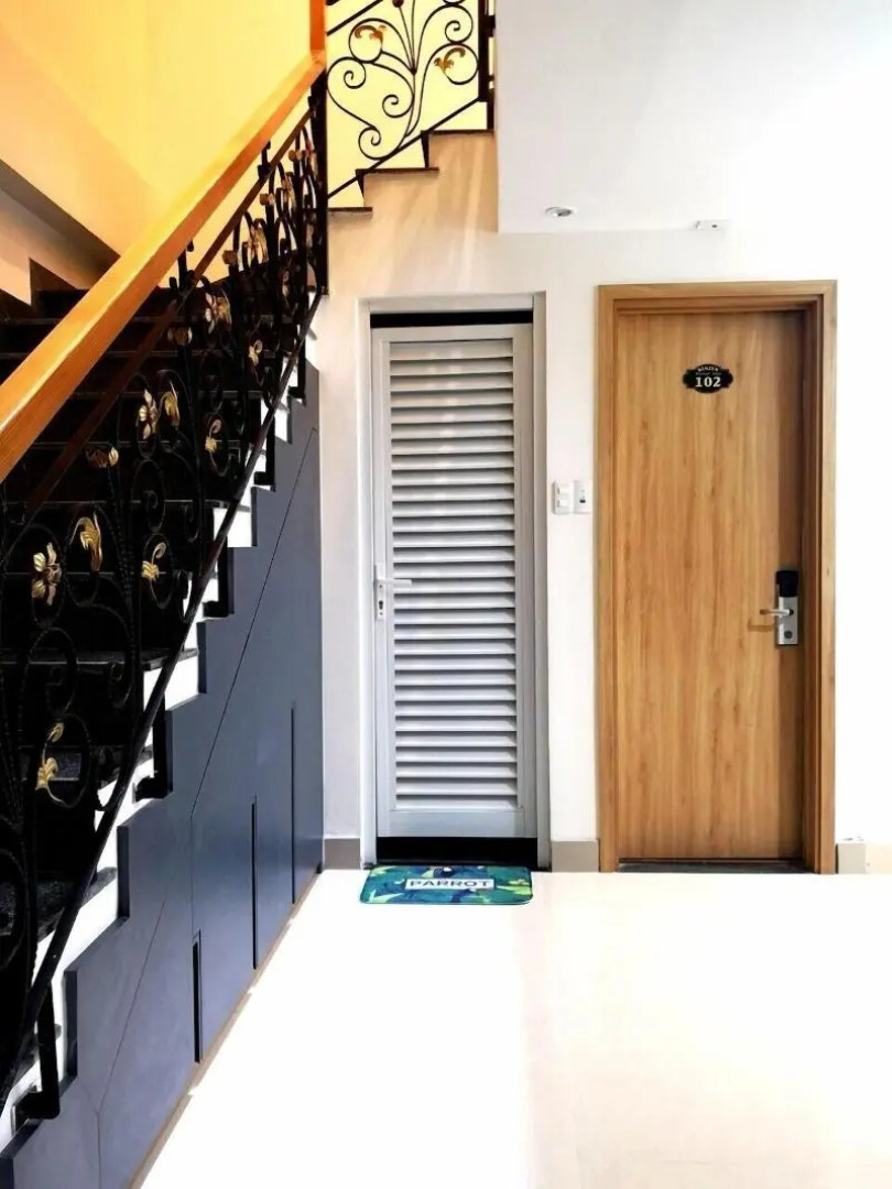 Benzen Boutique Stays Hostel and Apartment