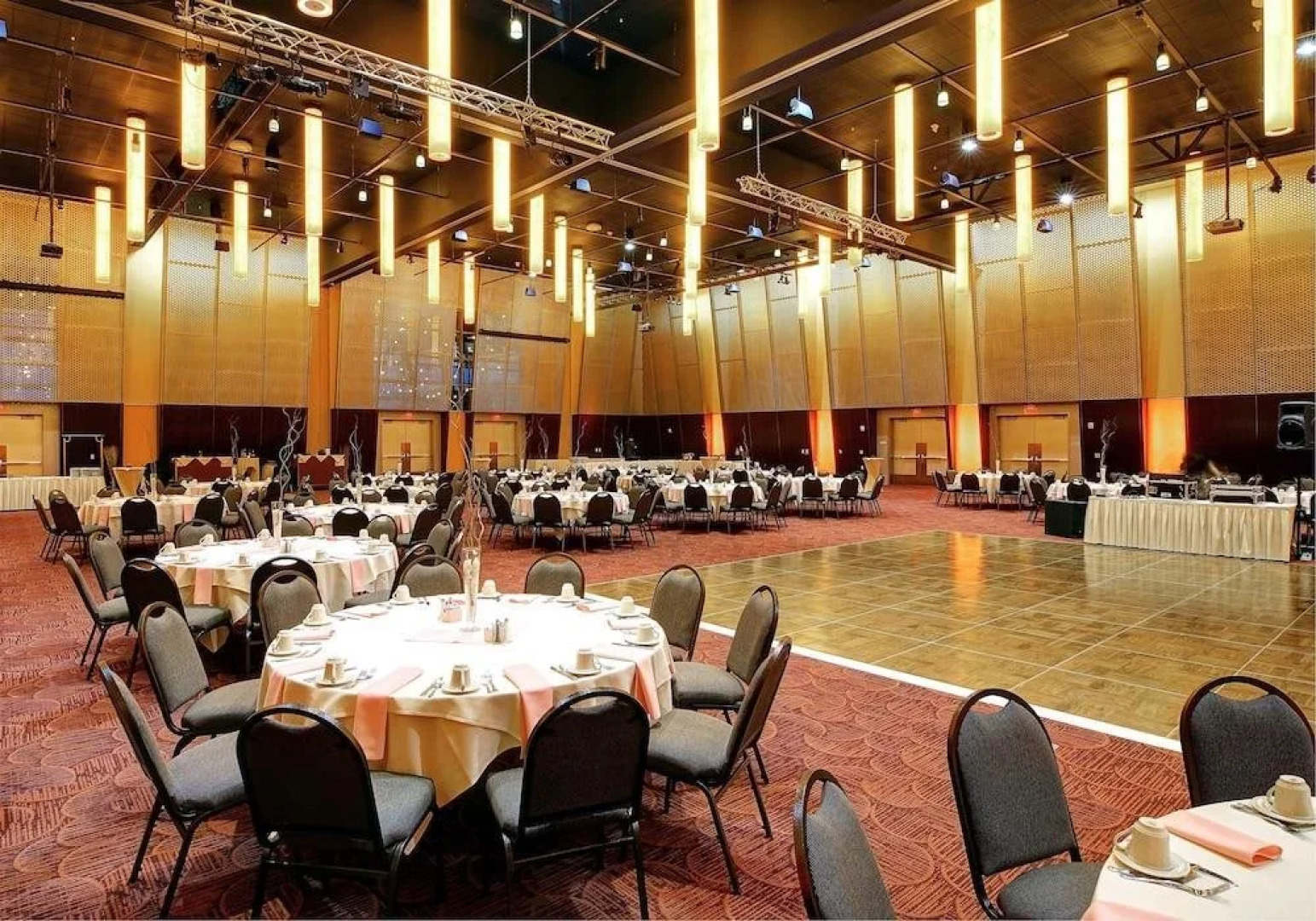 The Grand Hotel - Salem