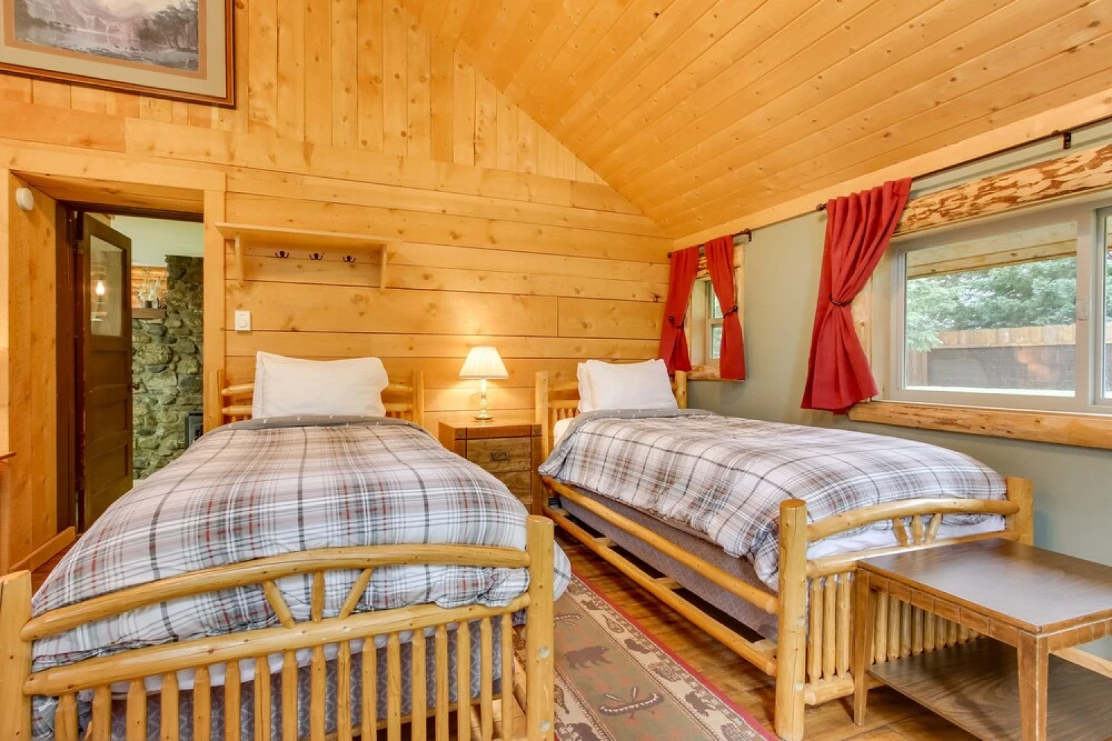 Creekside Silver Gate Getaway w/ Fireplace!