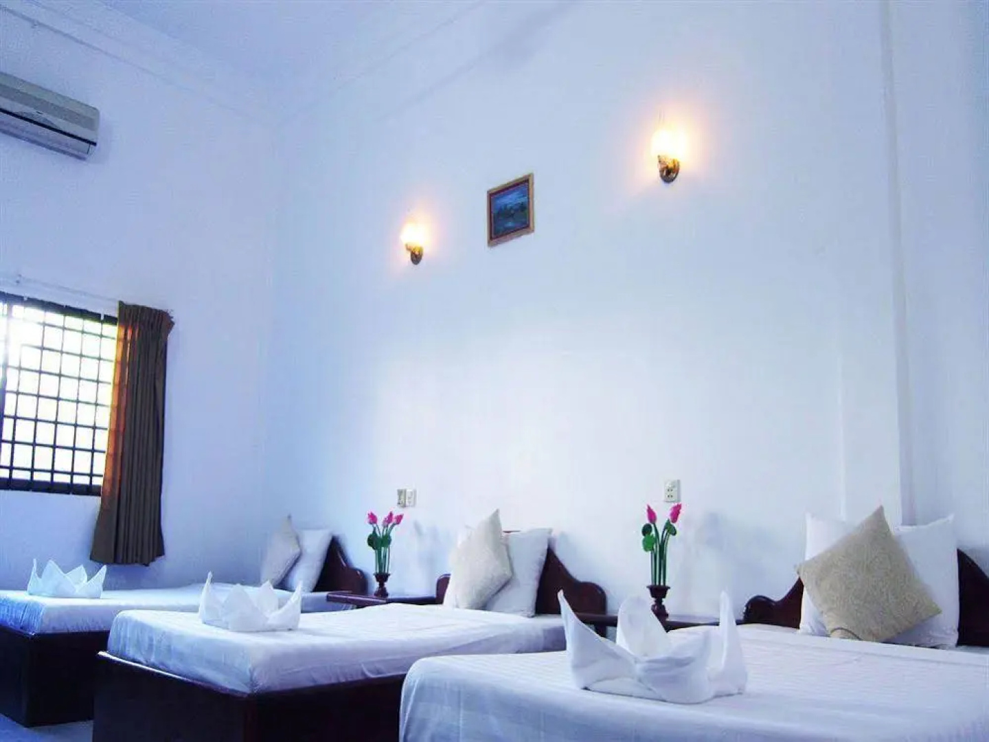 Tom & Jerry Hostel