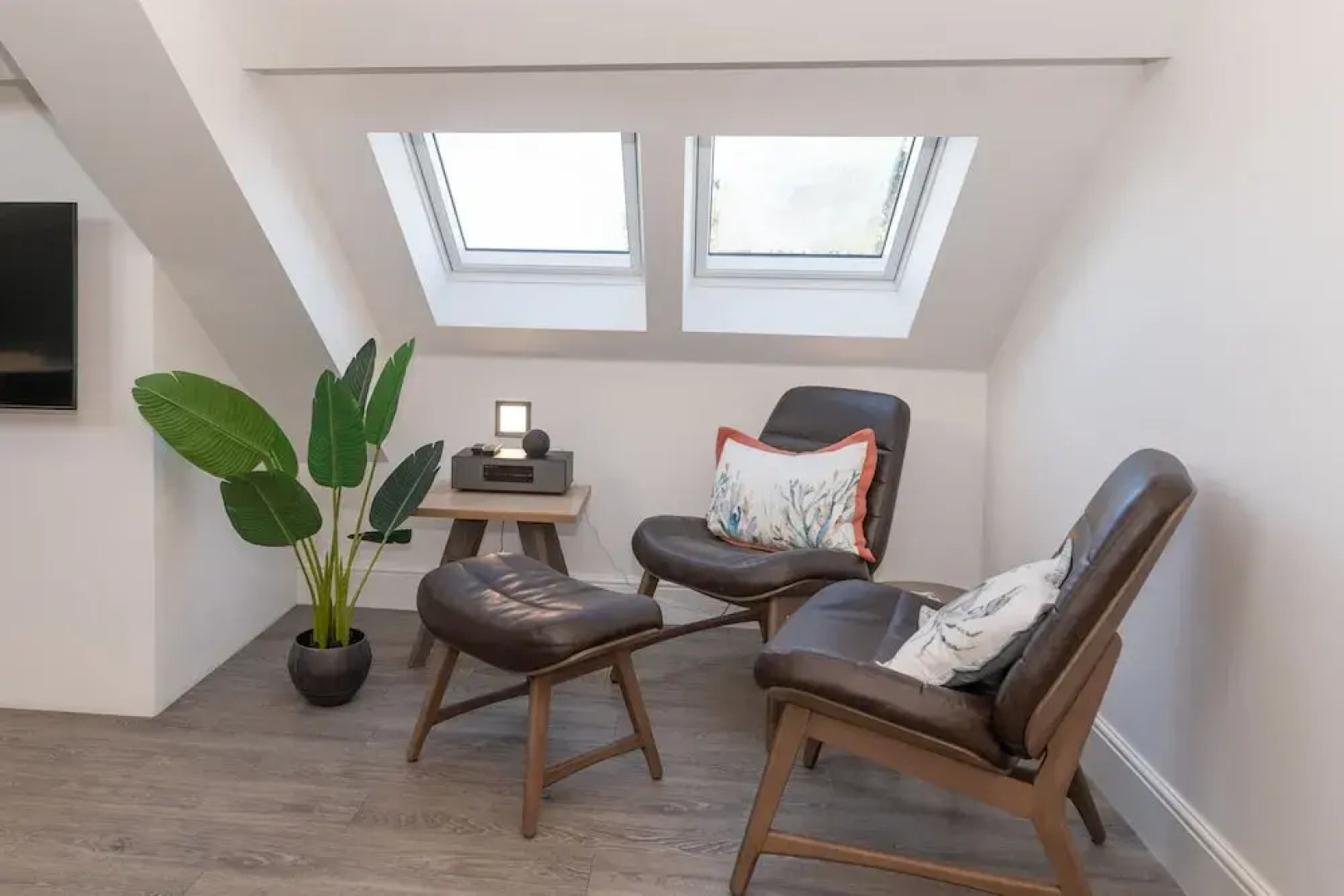 Larkrise, The Penthouse