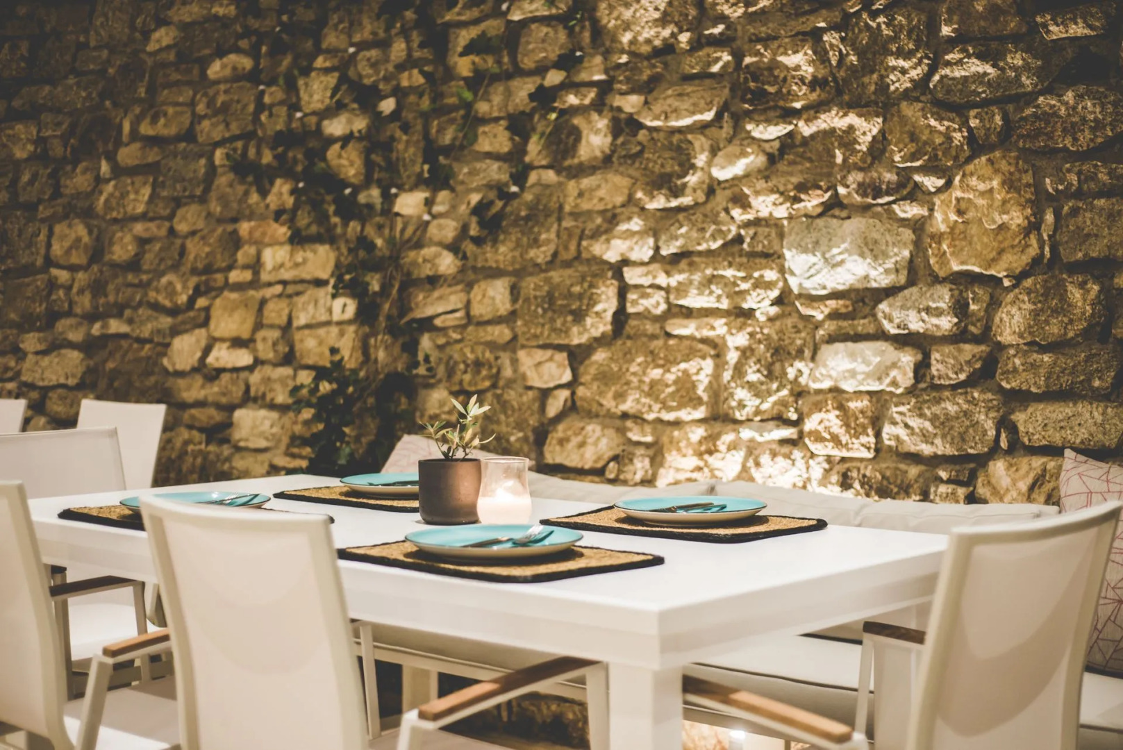 Super Paradise Hotel