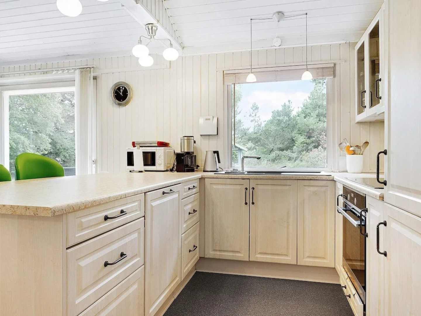 Garden View Holiday Home in Frederikshavn near Sea