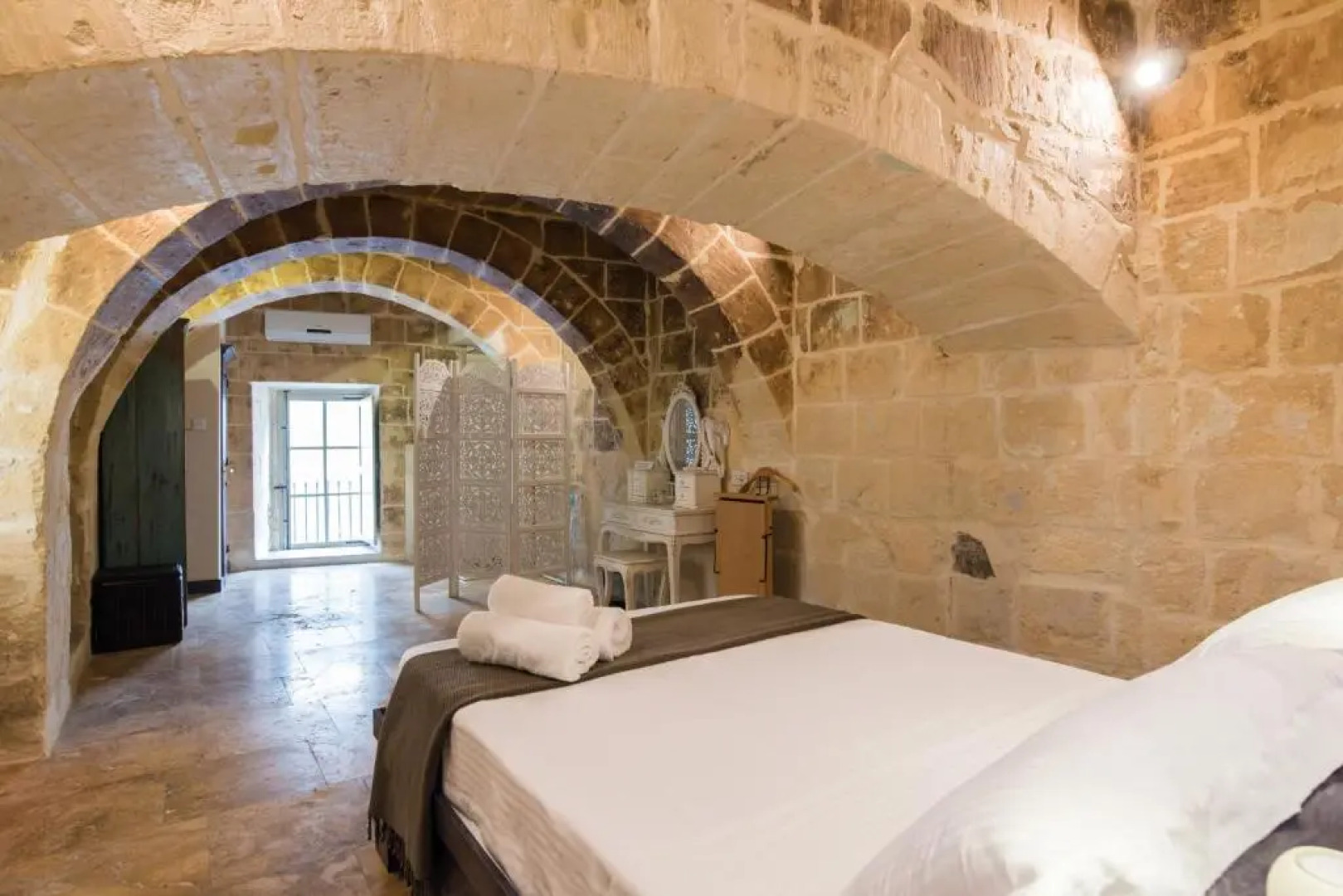 1 Bedroom Heritage Apartment