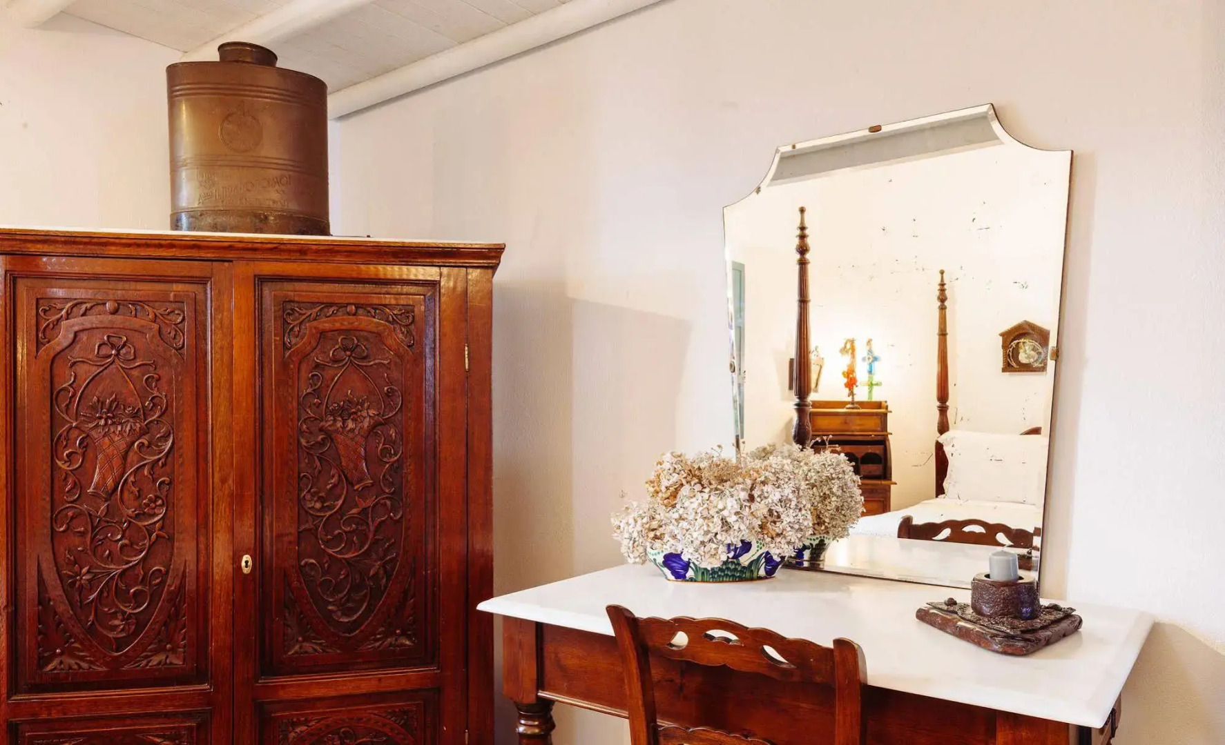 Aegagros Caldera Houses