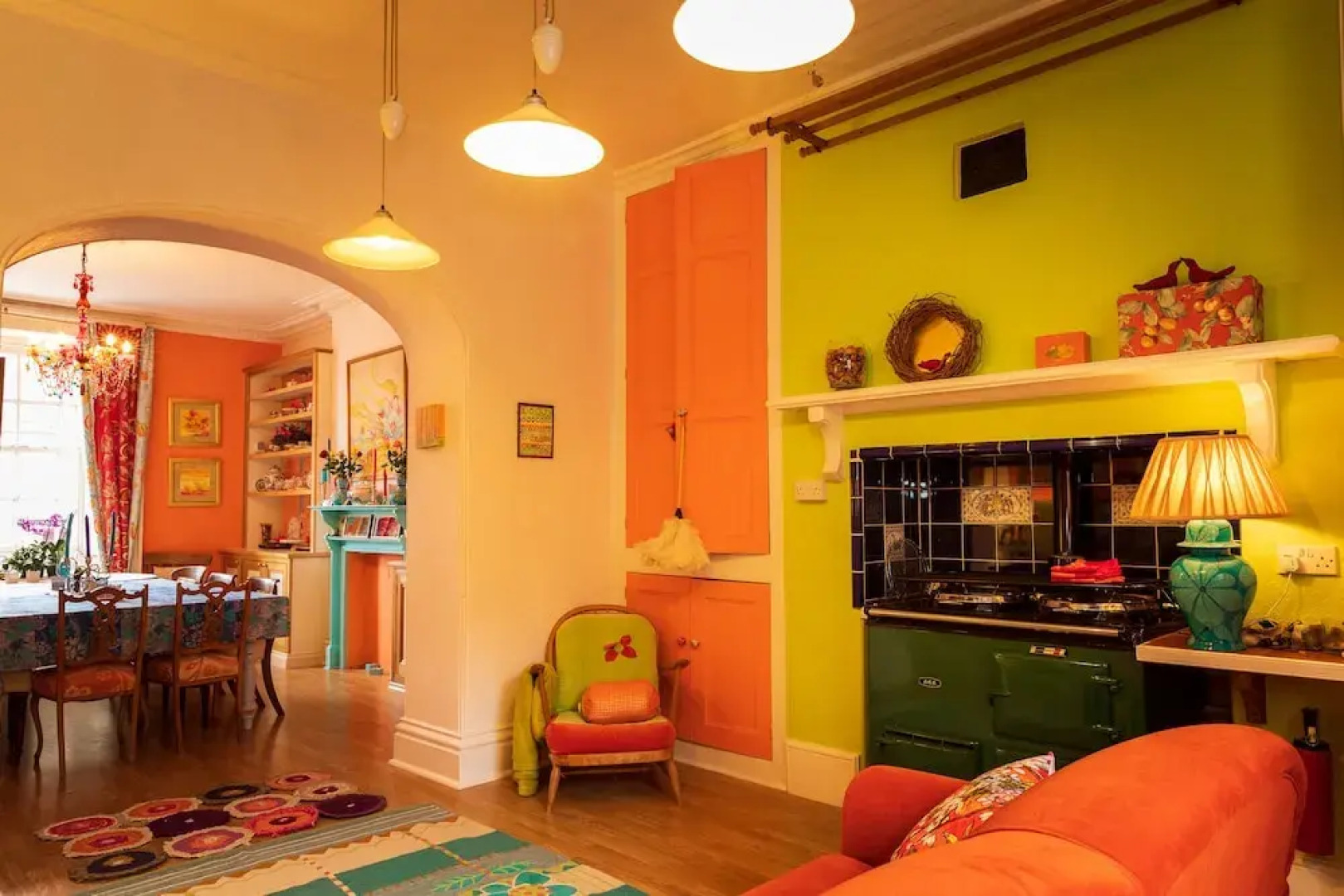 Artsy 5-bed House w/ Garden