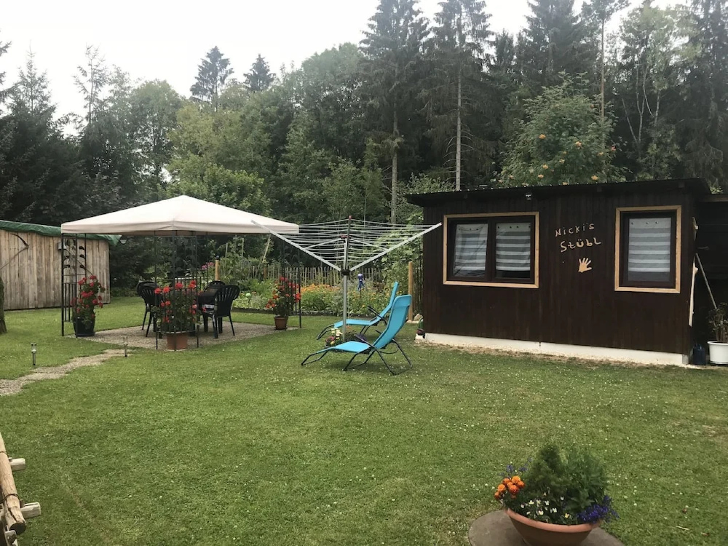 A Holiday Home for 2-4 People Near the Edge of a Wood