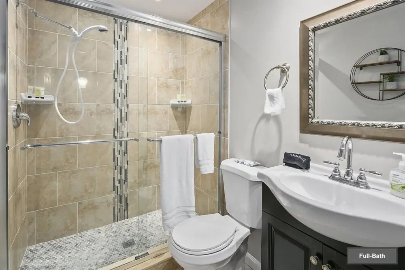 Top Rated Townhome - Our Reviews say it All. Large Discount During Pandemic. Self Checkin, Pet Friendly! Super-host Support