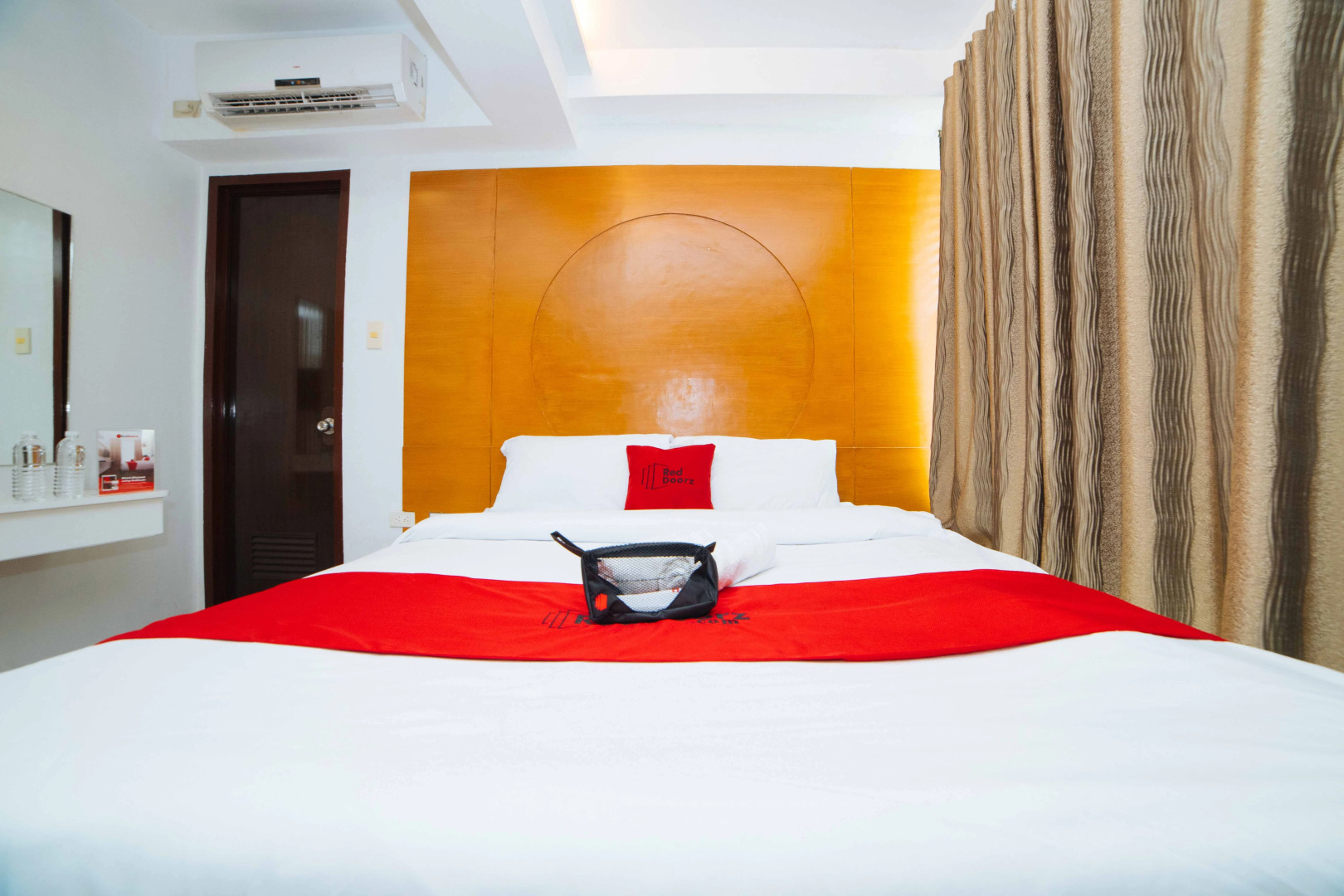 RedDoorz near Bambang Station