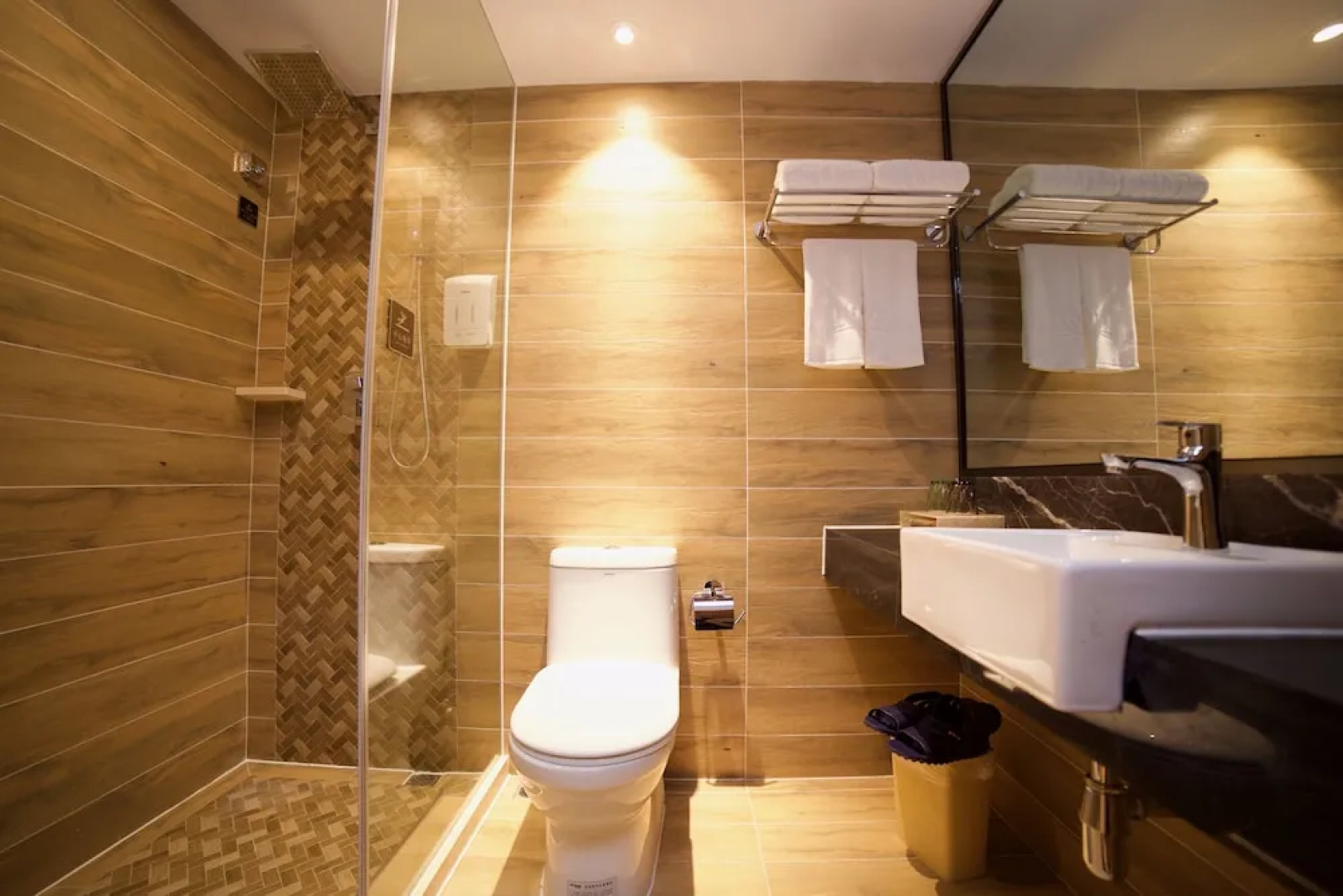 Crystal Palace Hotel New Factory Branch