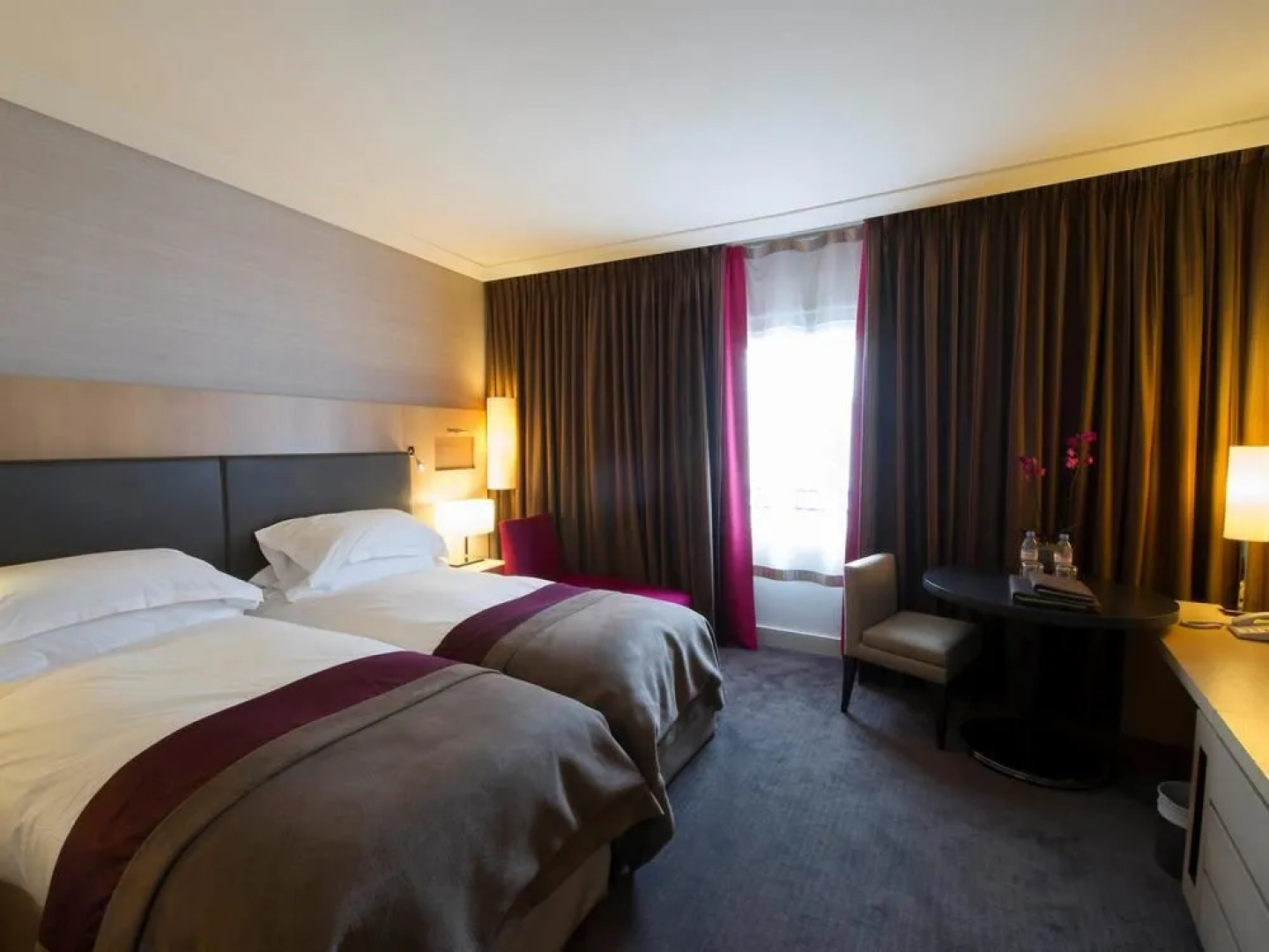 Nest Hotel Paris la Défense - MGallery Collection