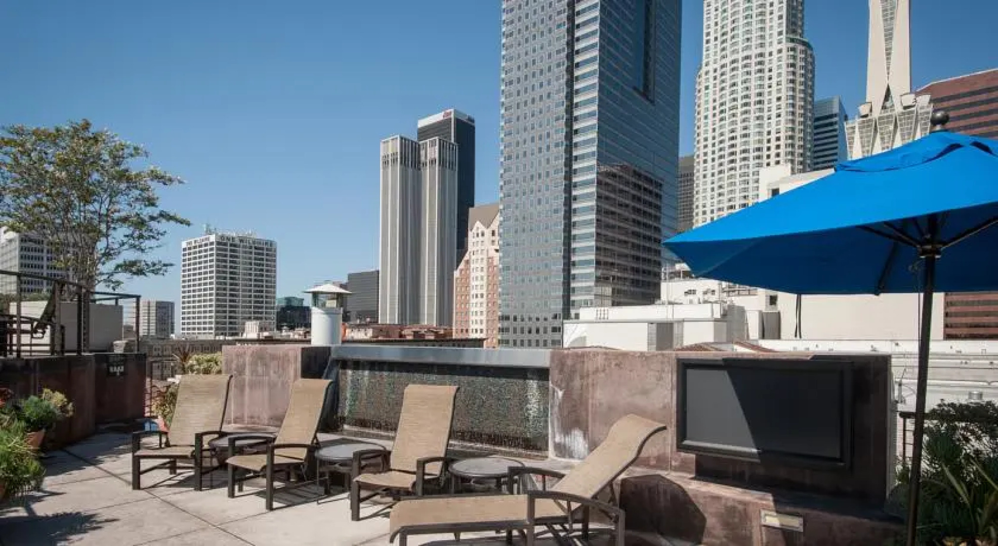 Sunshine Suites At 417