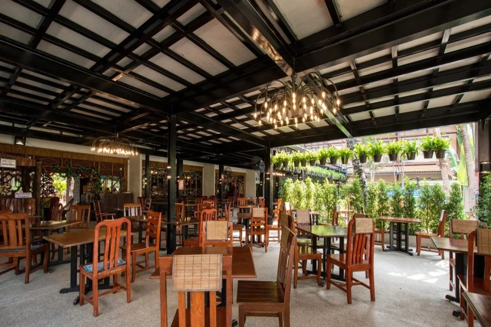 Basaya Beach Hotel & Resort