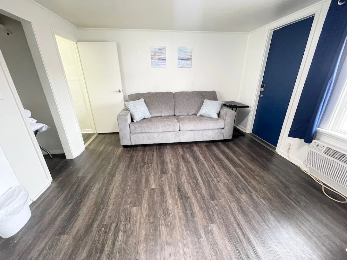 Anchor Bay Inn and Suites