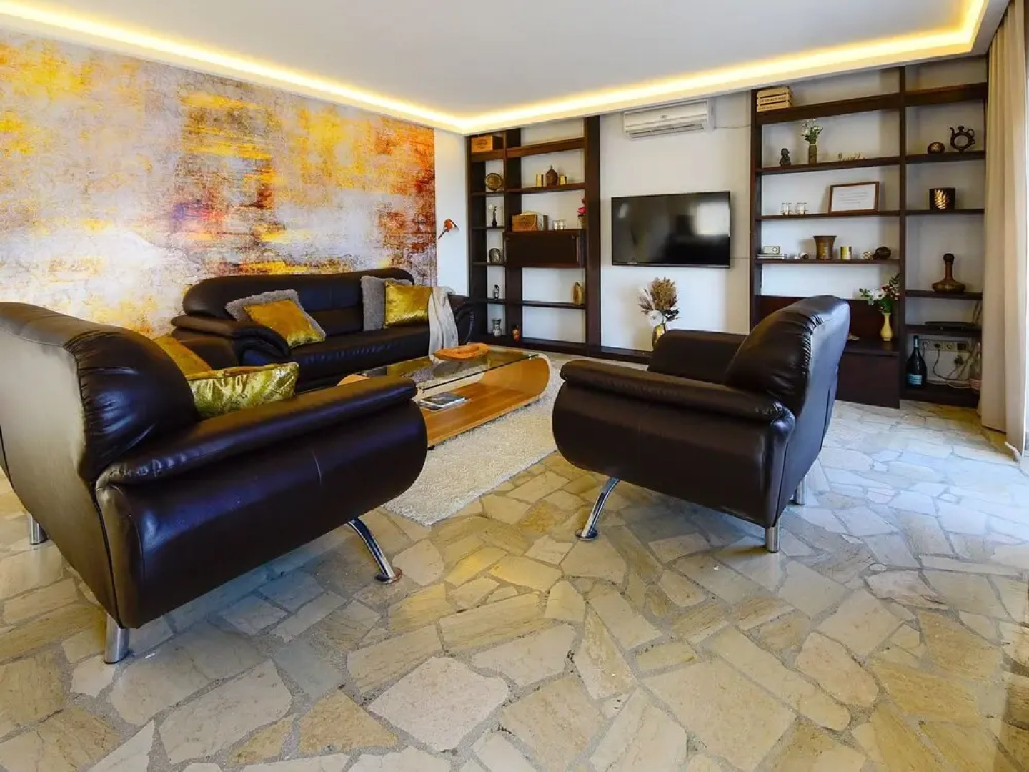 Laurus Tuli Evica in Tuli Evica