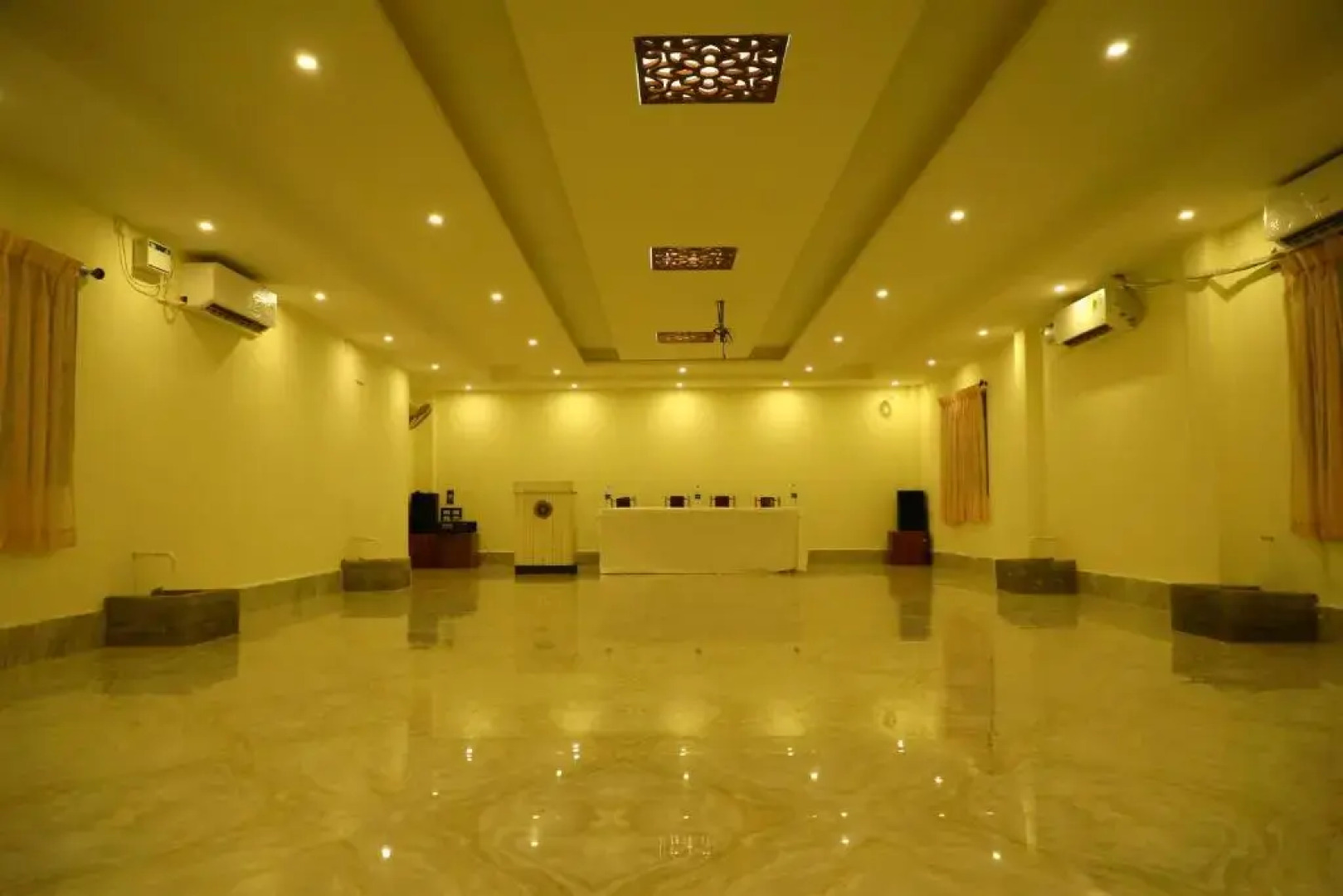 Muthu mahal Hotel dream world