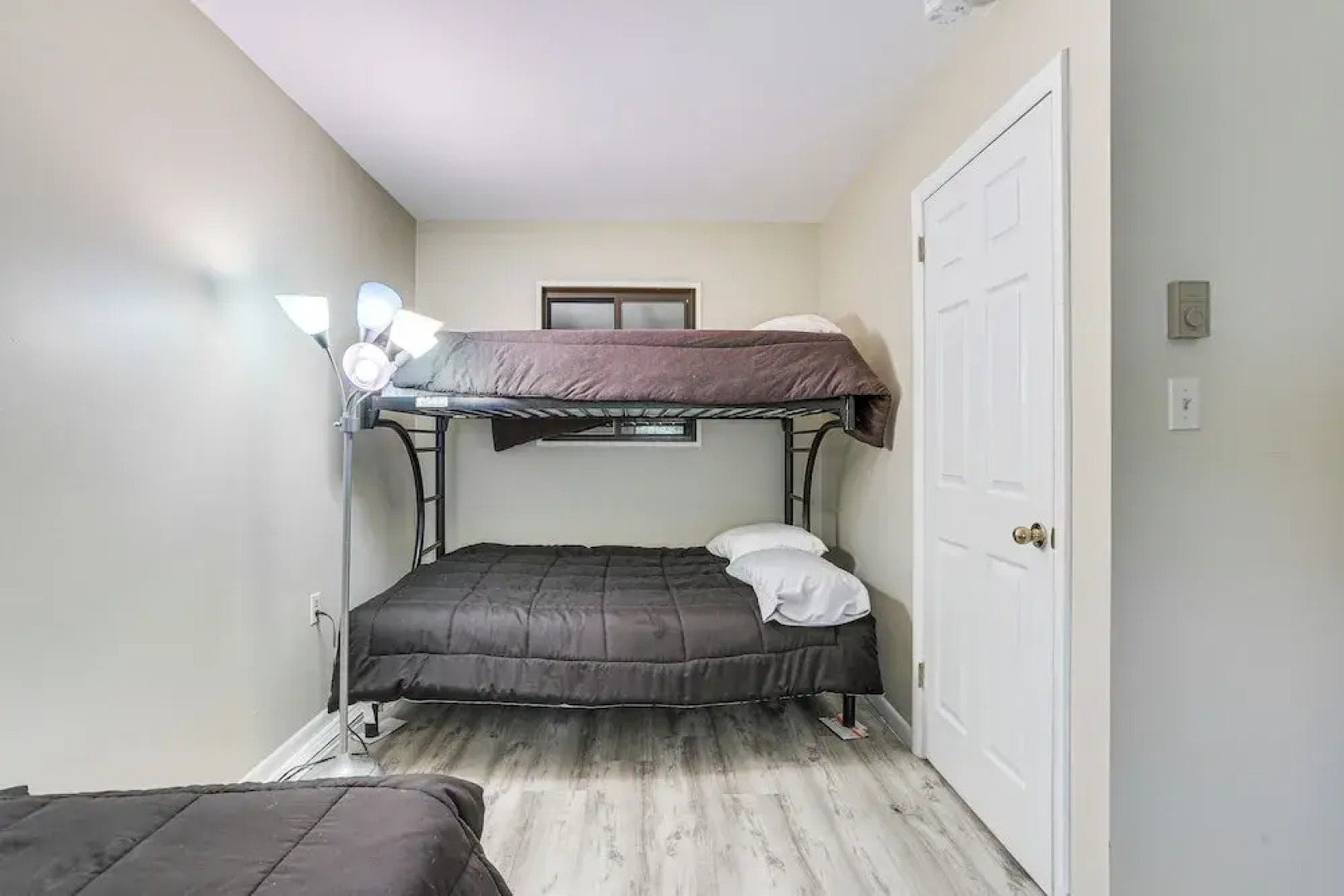 Screened Porch & Deck: Pet-friendly Poconos Escape