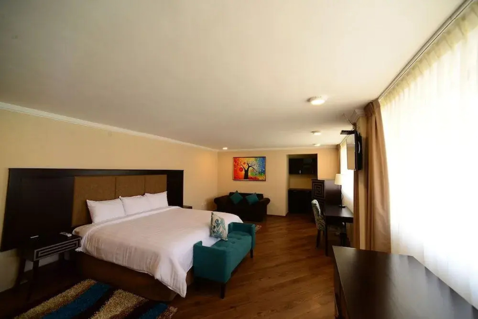 Quindeloma Art Hotel And Gallery