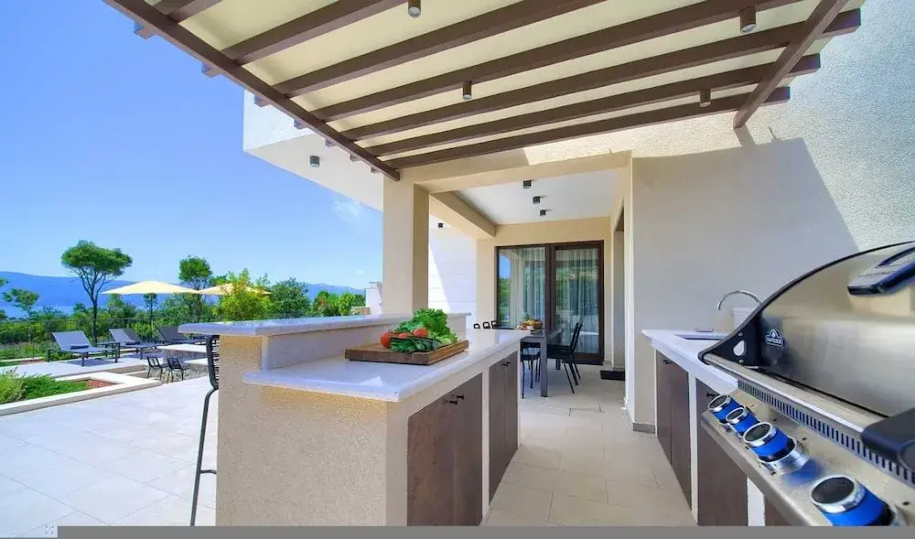 Villa Lord With Heated Pool Jacuzzi and Sauna