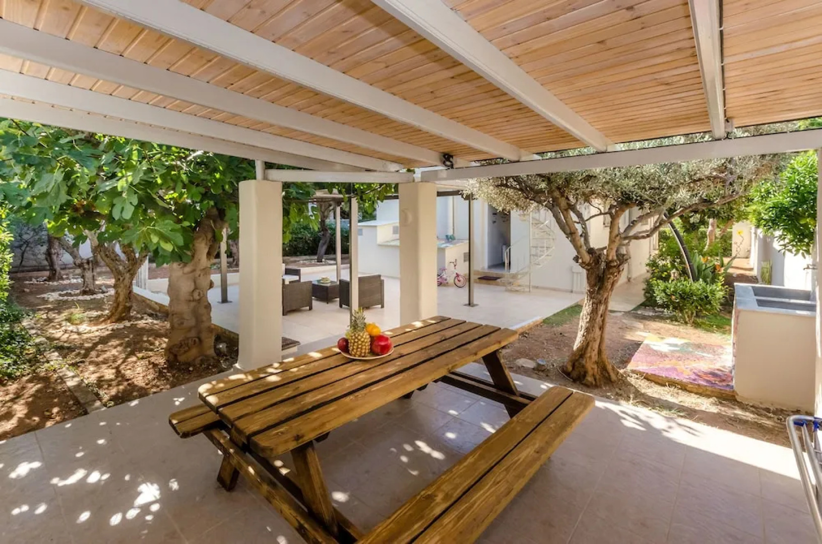 Glyfada  Aquarius Big Garden Villa