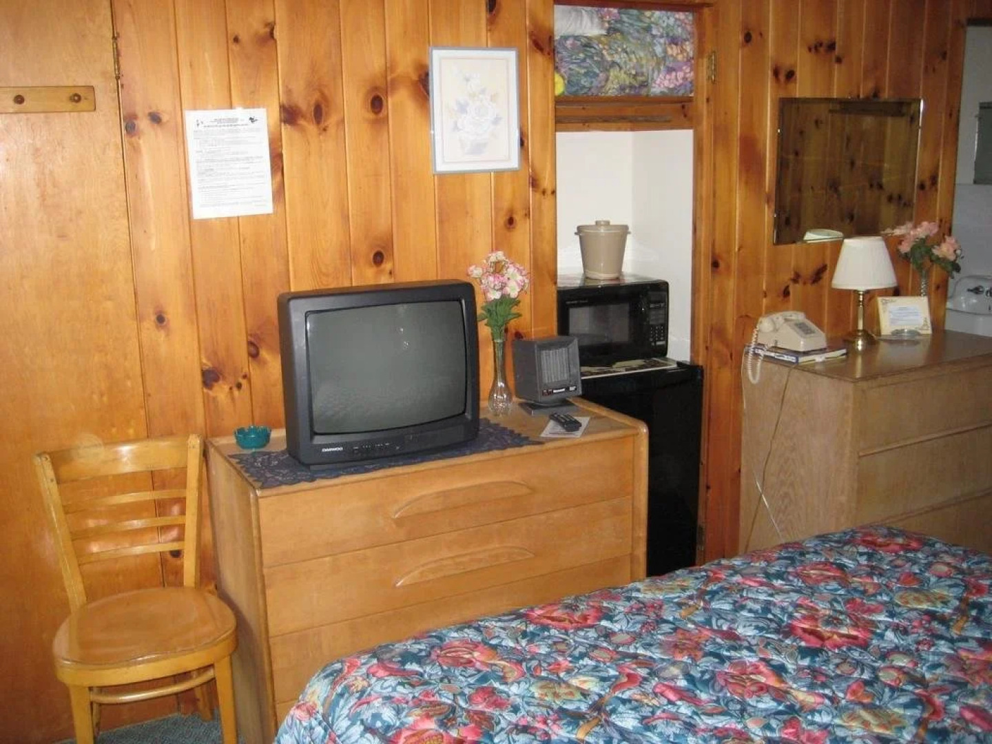 Cramers Point Motel & Cottages