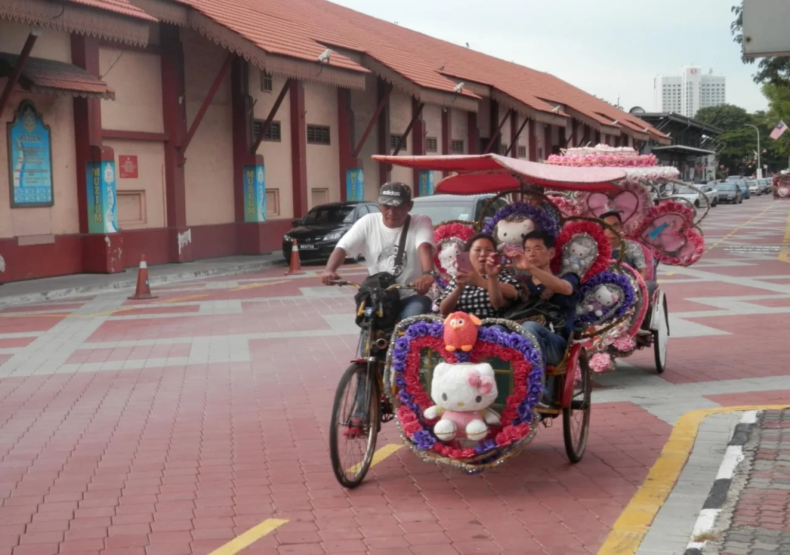 Travellers Planet Hotel & Guest House