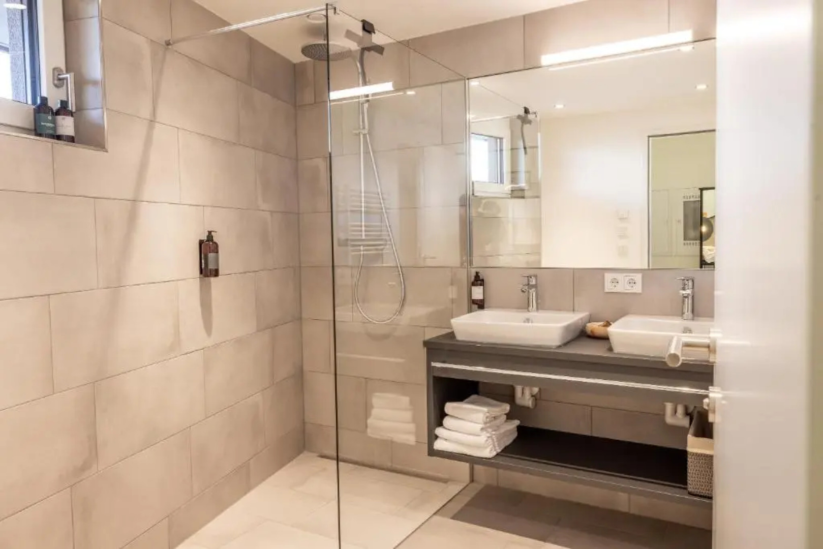 Alp Living Apartments Self-Check In