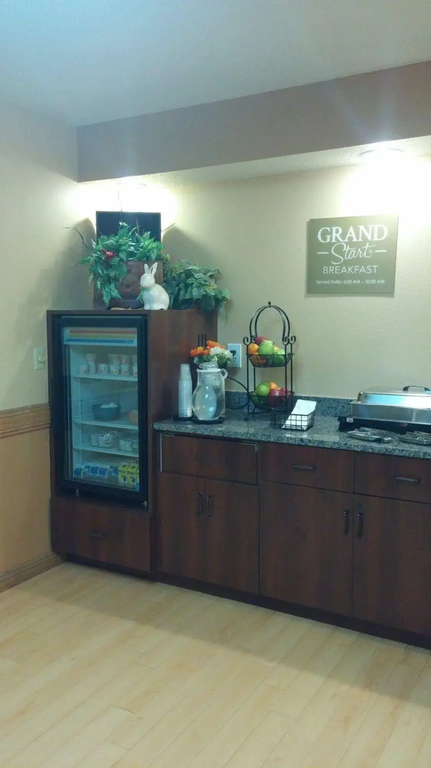 GrandStay Hotel & Suites