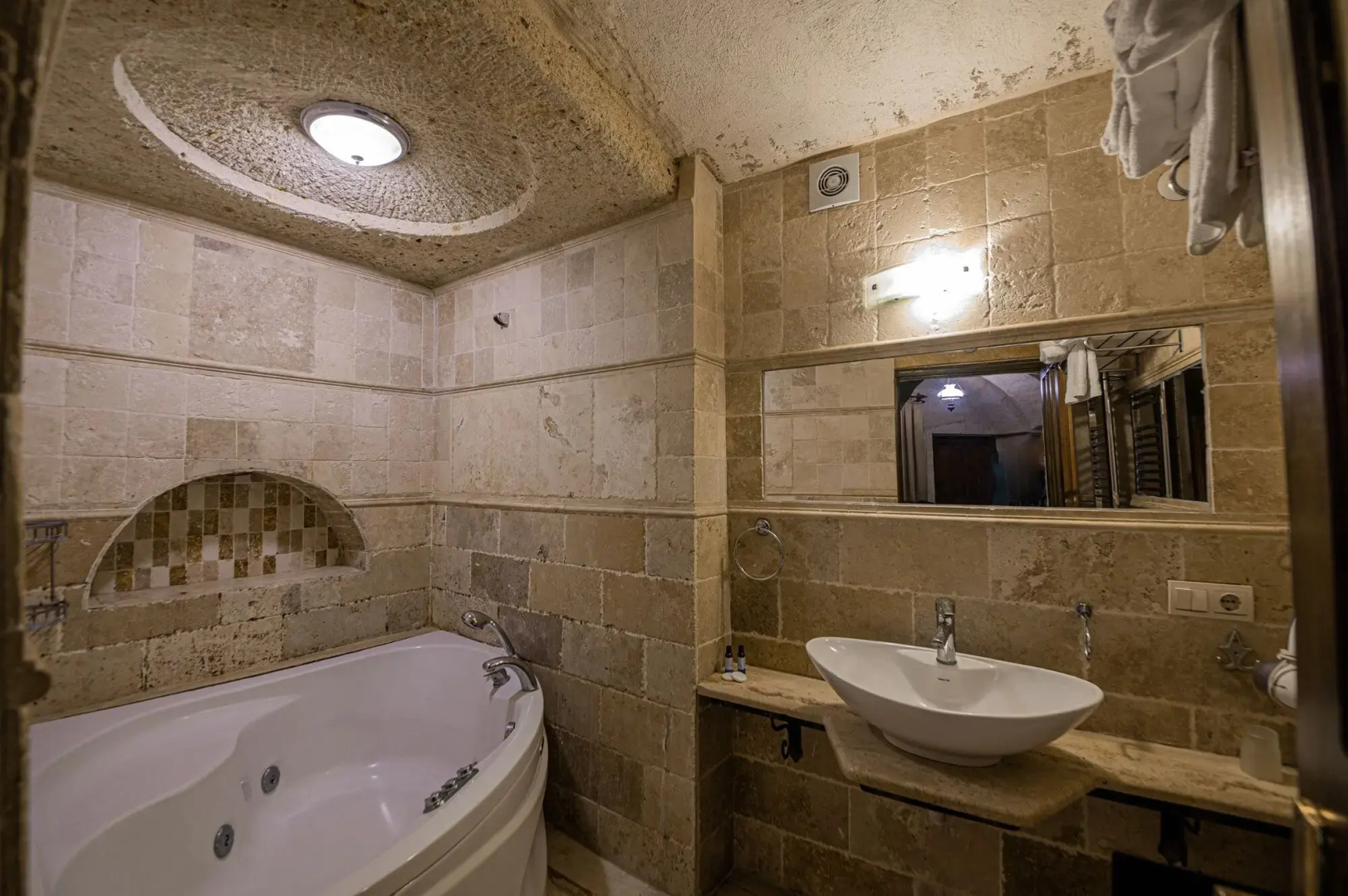 Konak Bezirhane Cave Otel