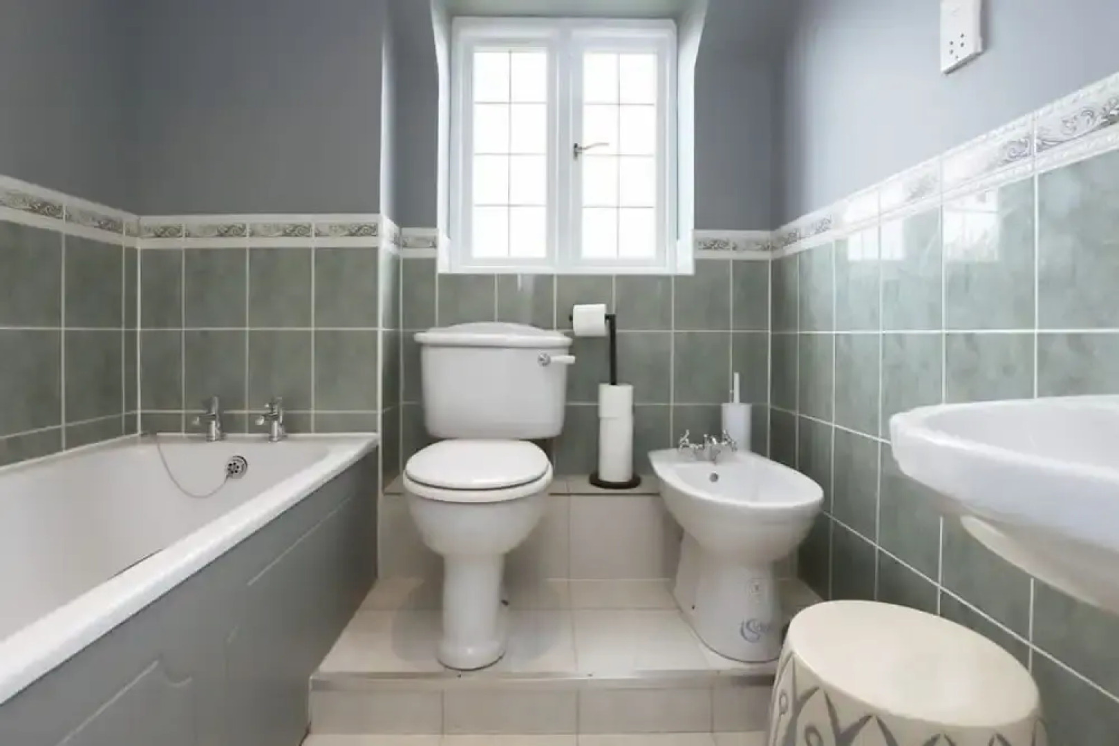 The Stow Secret Cottage - Breathtaking 5bdr Cottage With Parking + Garden