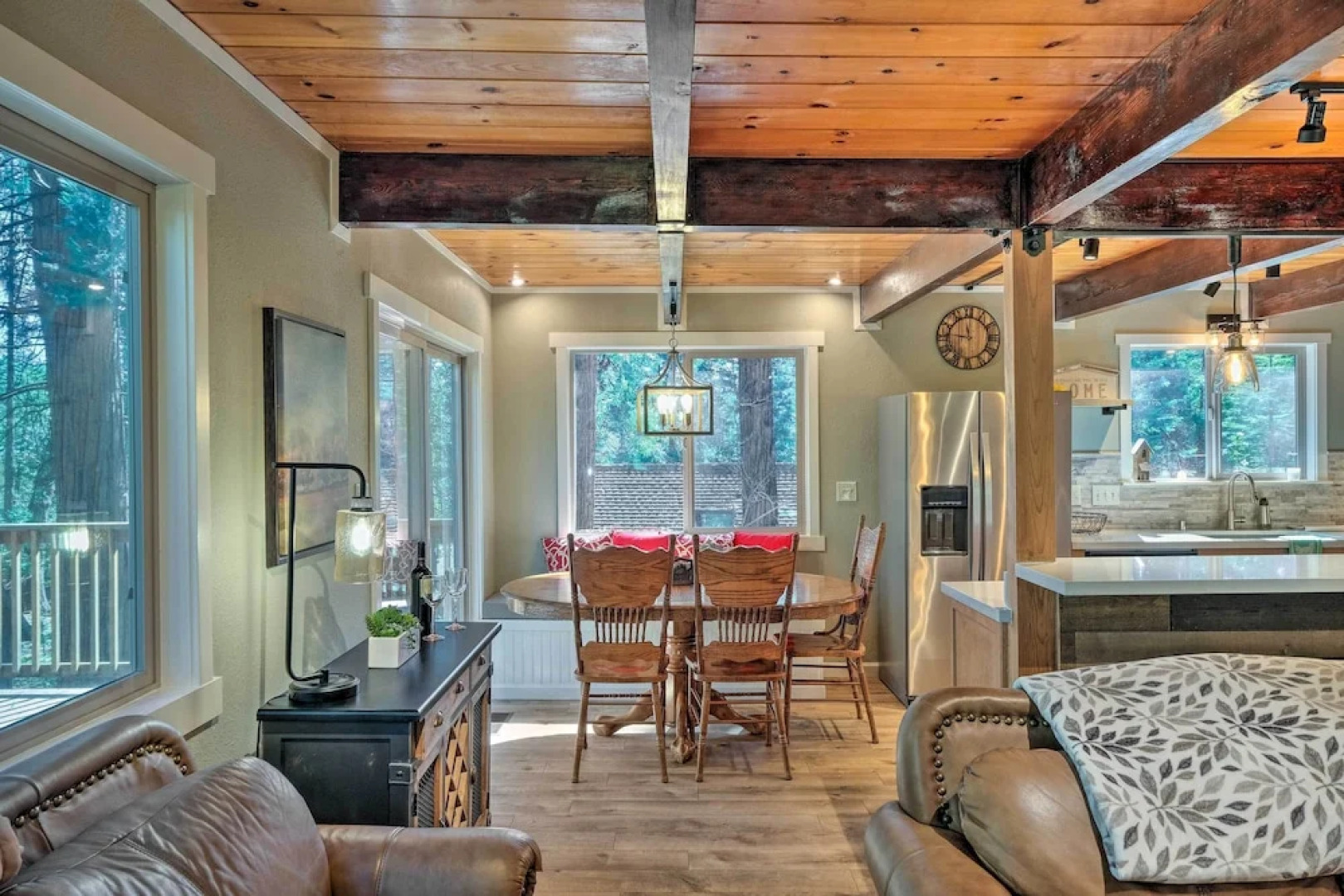 Game Room & Deck: Oso Cozy Cabin in Arnold!