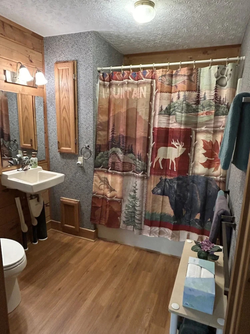 Misty Creek Log Cabins