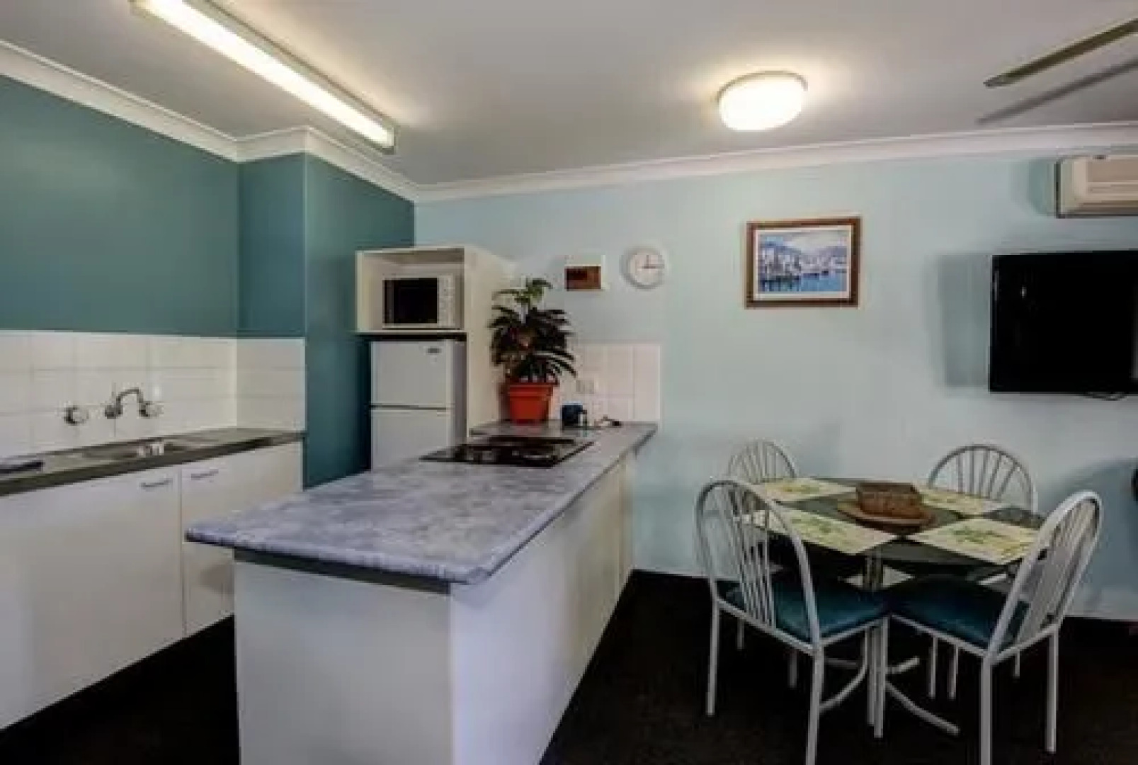 Allamanda Apartments