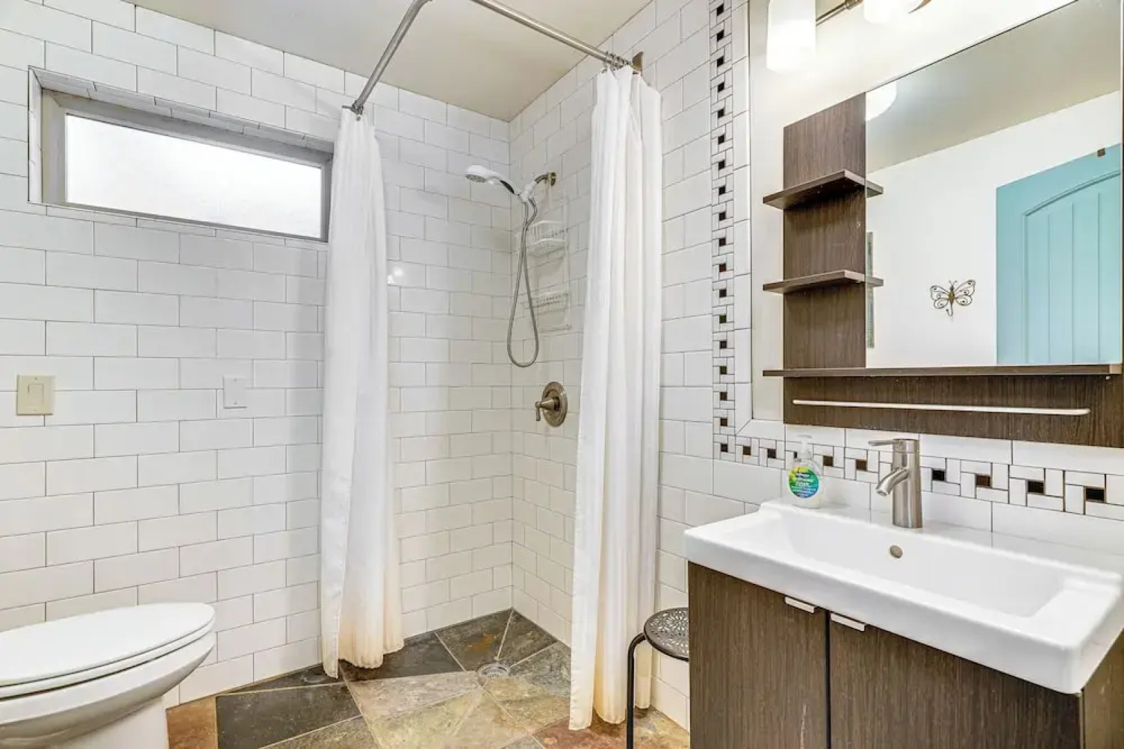 Casa Paloma Studio: Artsy & Airy w/ Hot Tub Access