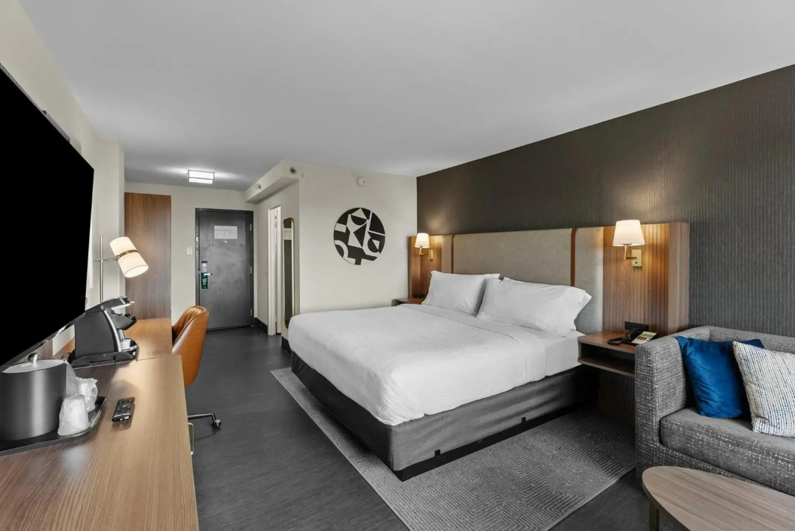 Clarion Inn & Suites DFW North