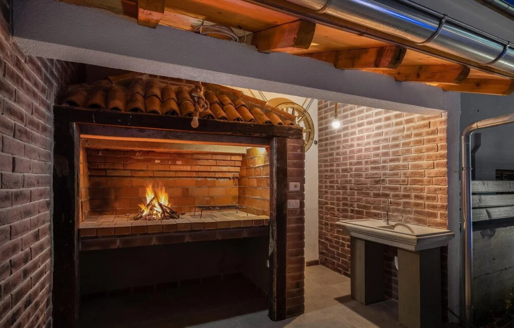 Beautiful Home in Pakostane With 4 Bedrooms, Wifi and Outdoor Swimming Pool