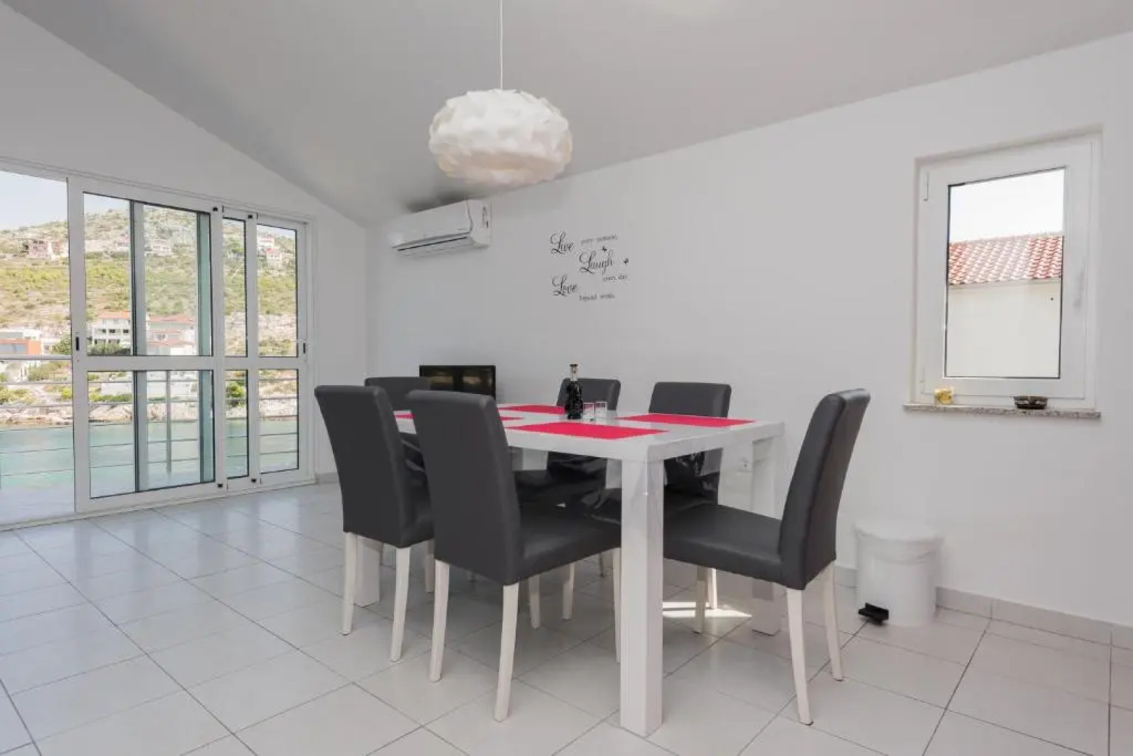 Apartments Atlas Grubišić