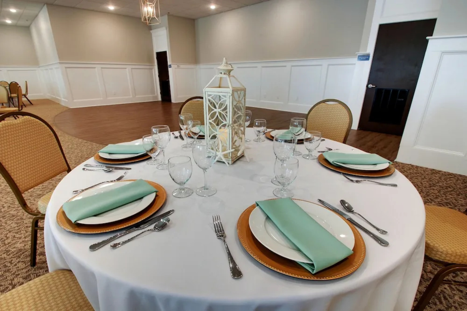 Islander Hotel & Resort